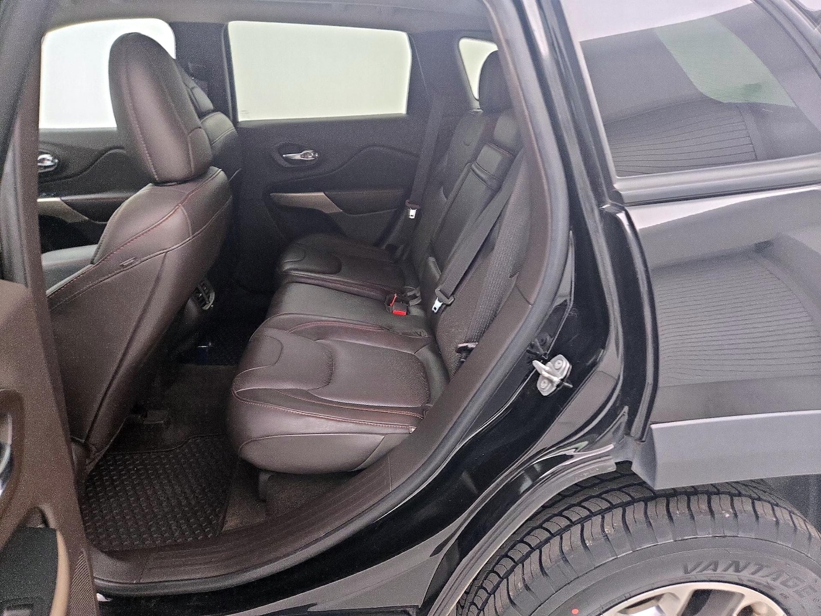 2017 Jeep Cherokee Trailhawk - Photo 22