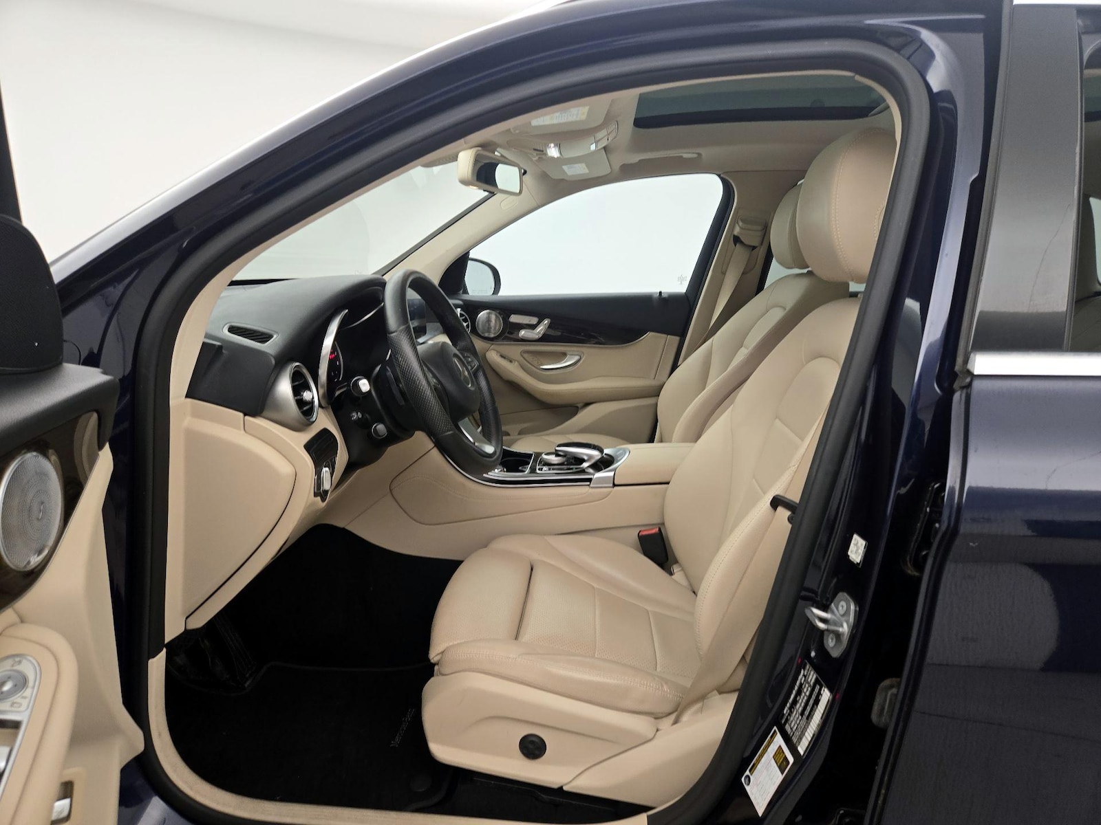 2018 Mercedes-Benz GLC GLC300 - Photo 12