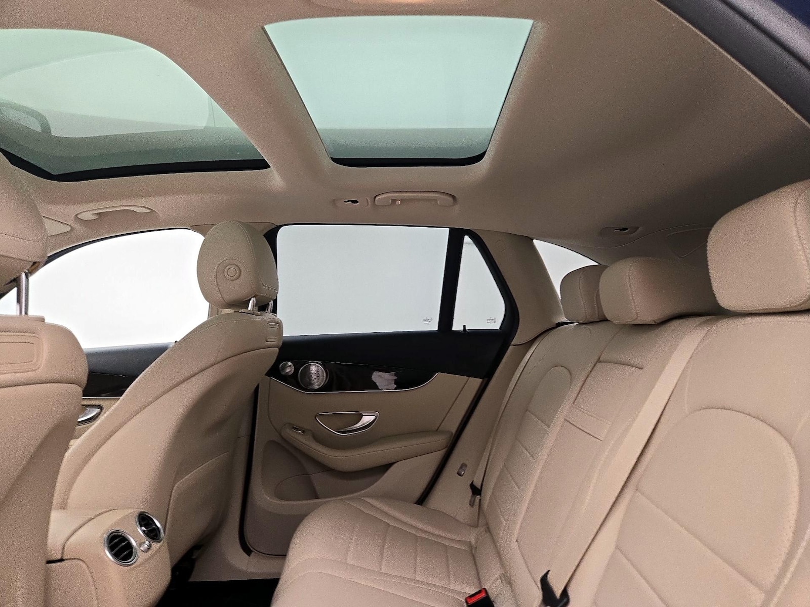 2018 Mercedes-Benz GLC GLC300 - Photo 26