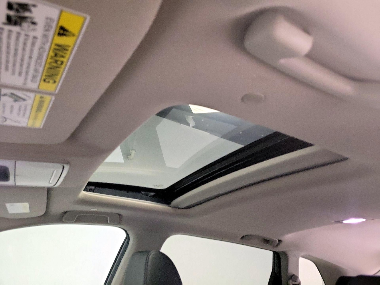 Sunroof(s) & Overhead Airbags