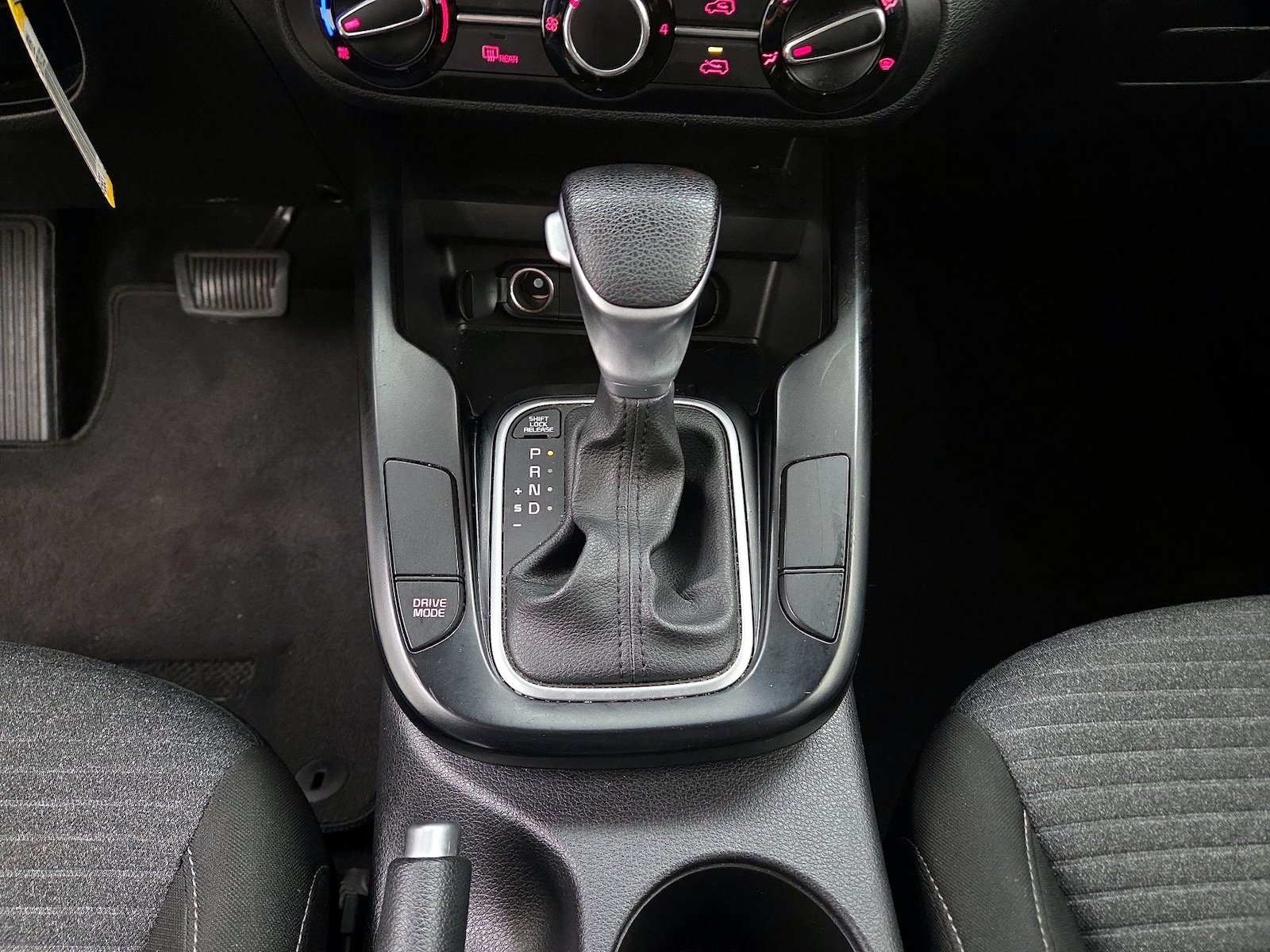 2021 Kia Soul S - Photo 18