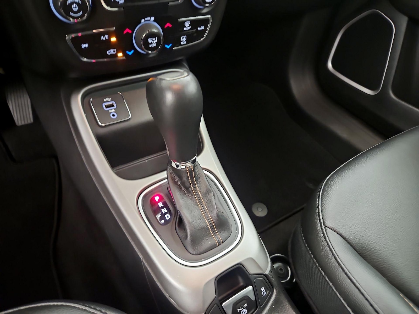 2018 Jeep Compass Latitude - Photo 17