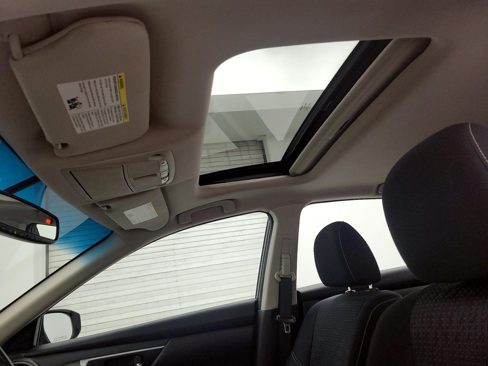 Sunroof(s) & Overhead Airbags