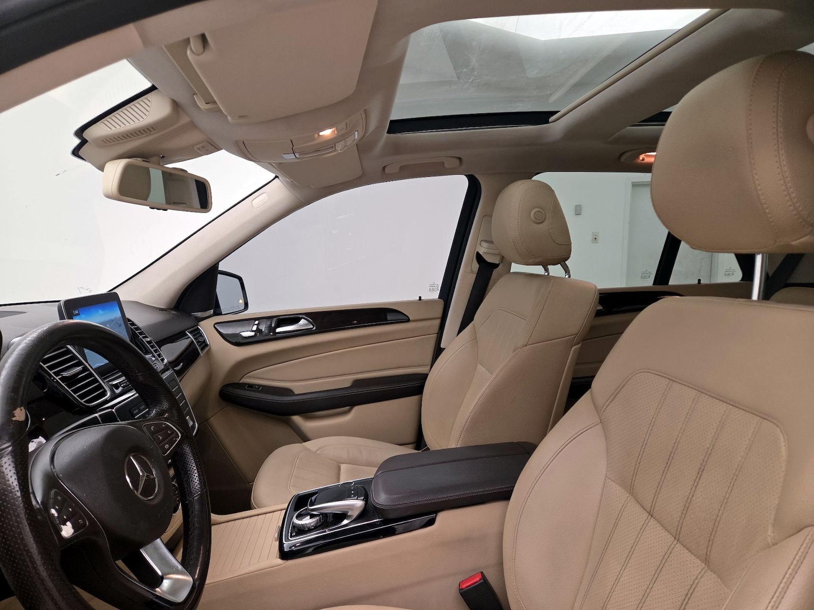 Sunroof(s) & Overhead Airbags