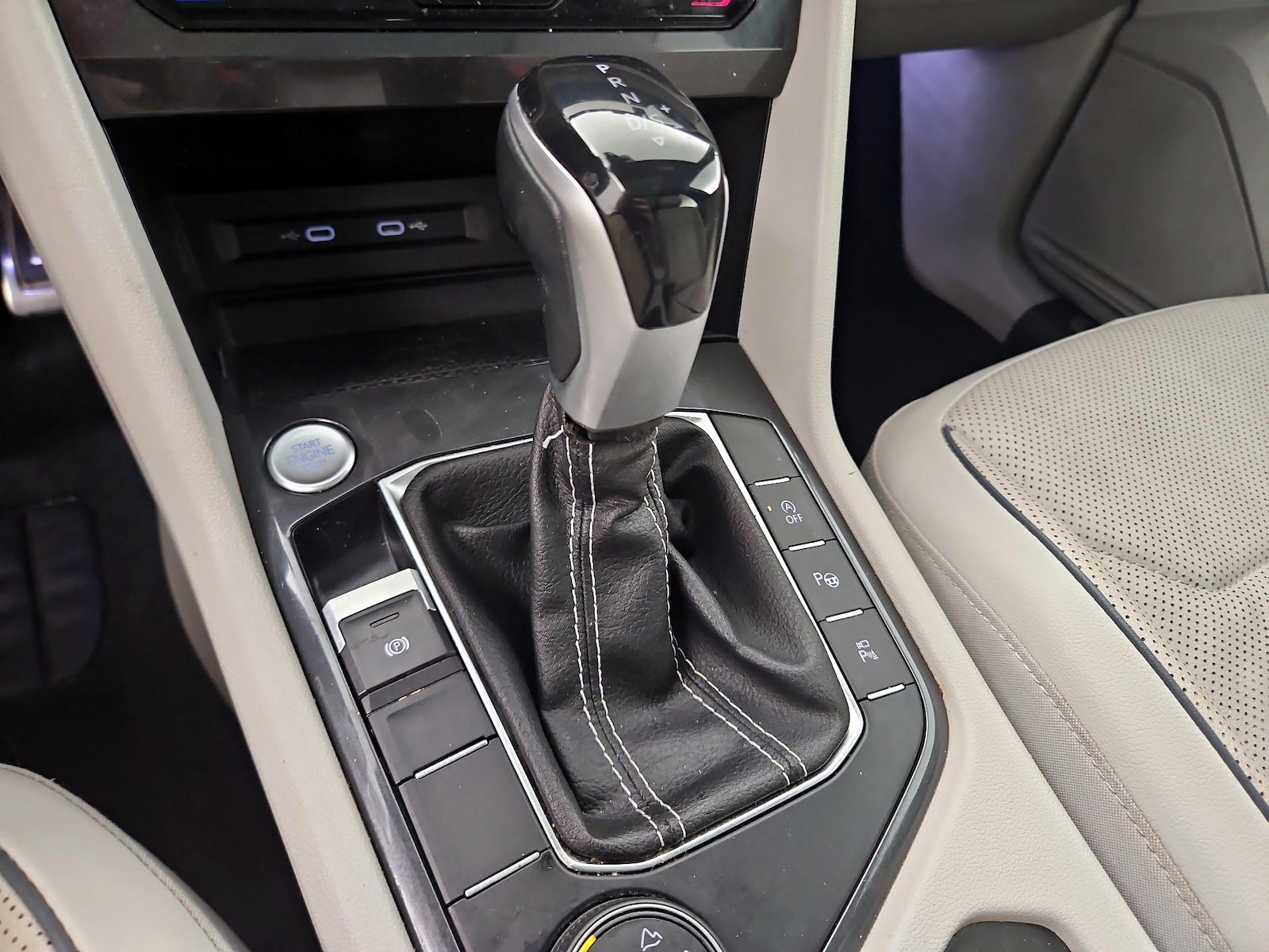 2022 Volkswagen Tiguan SEL R-LINE - Photo 18