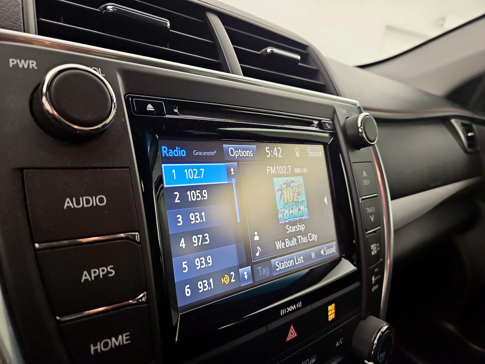 2016 Toyota Camry Special Edition - Photo 17