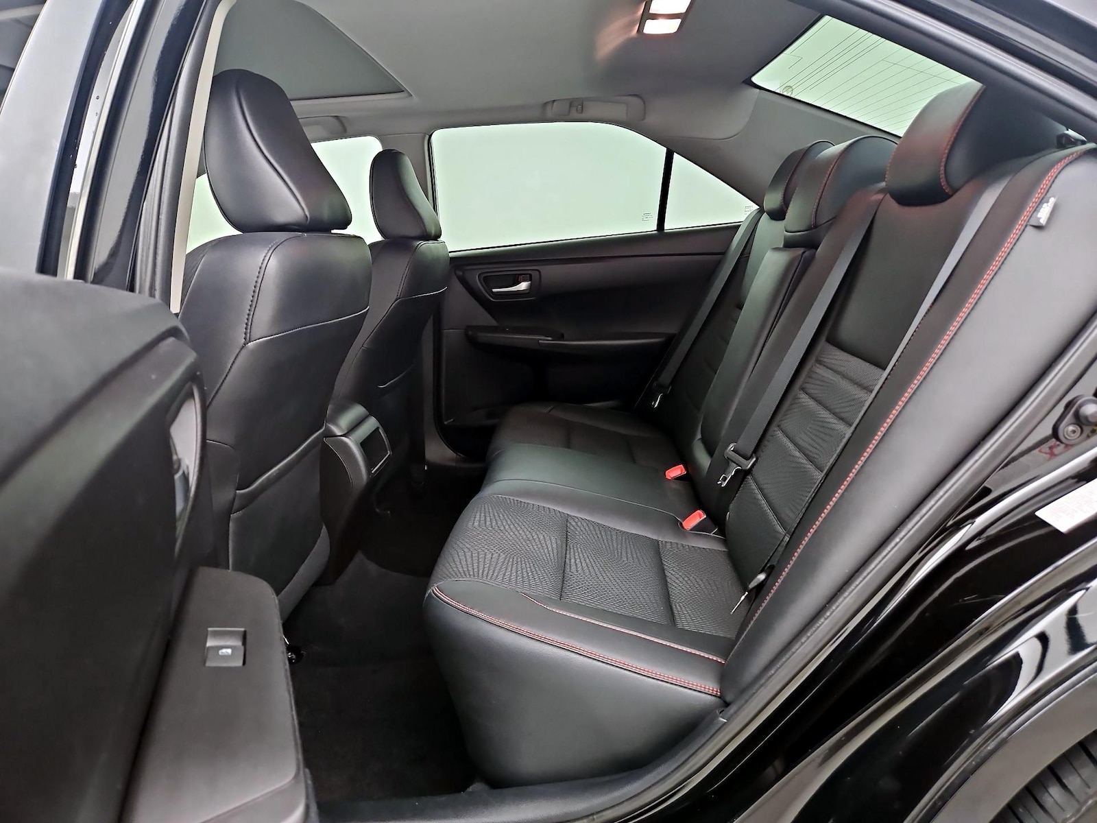 2016 Toyota Camry Special Edition - Photo 21