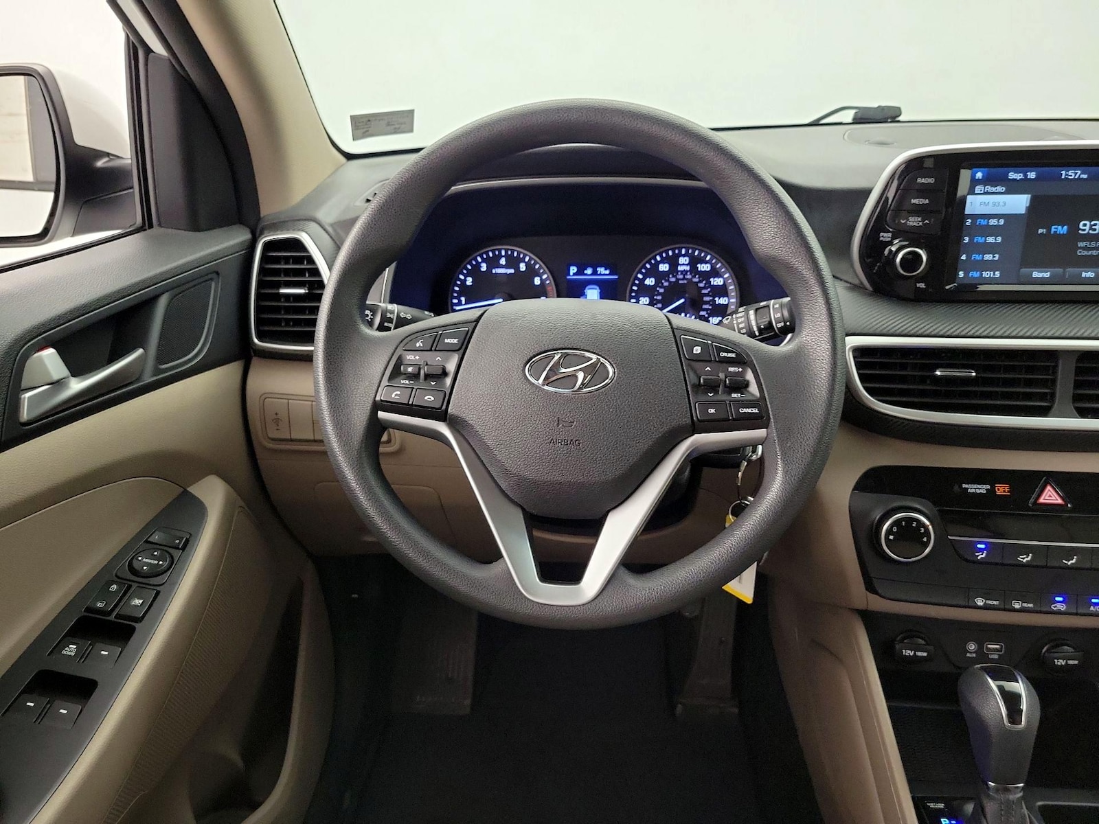 2020 Hyundai Tucson SE - Photo 11