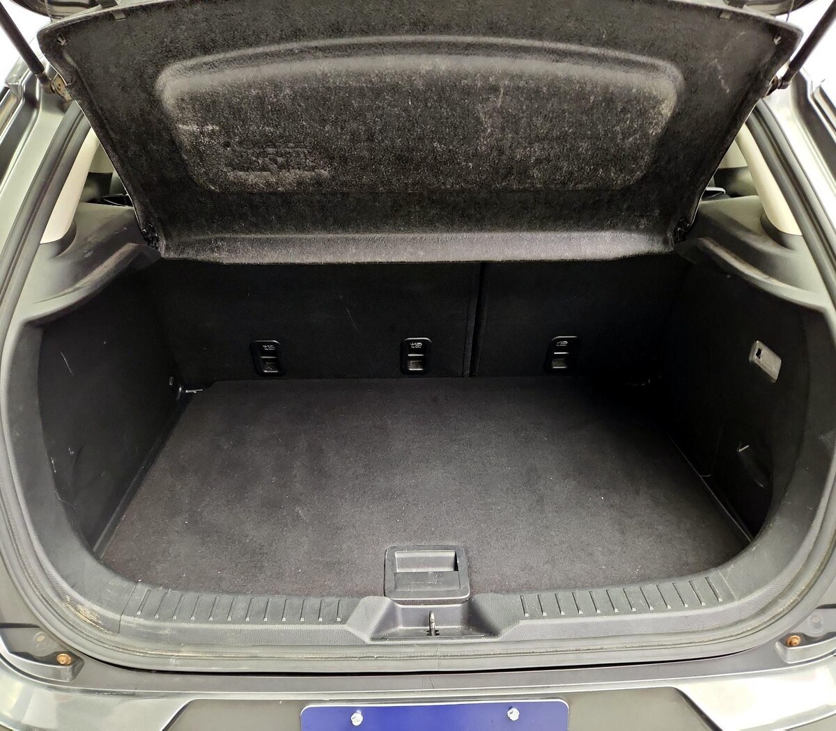 Trunk/Cargo (Seats Up)