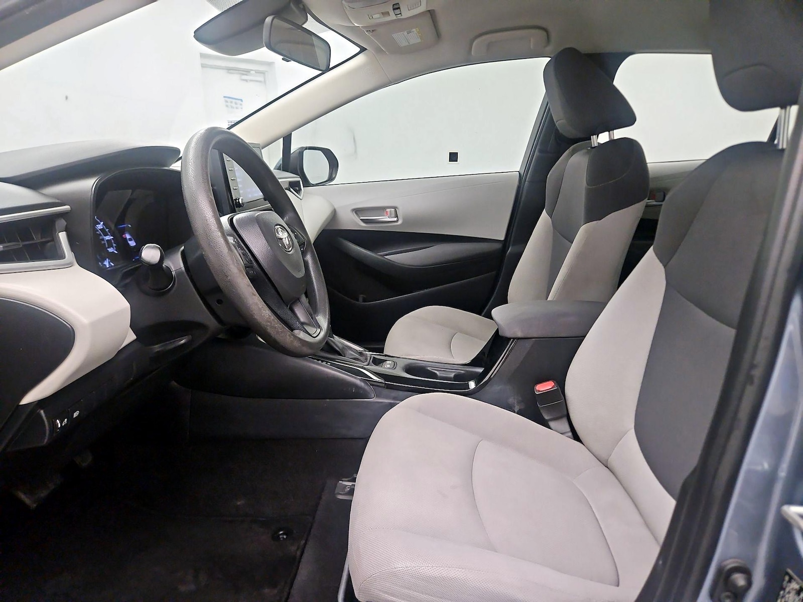 2020 Toyota Corolla L - Photo 12