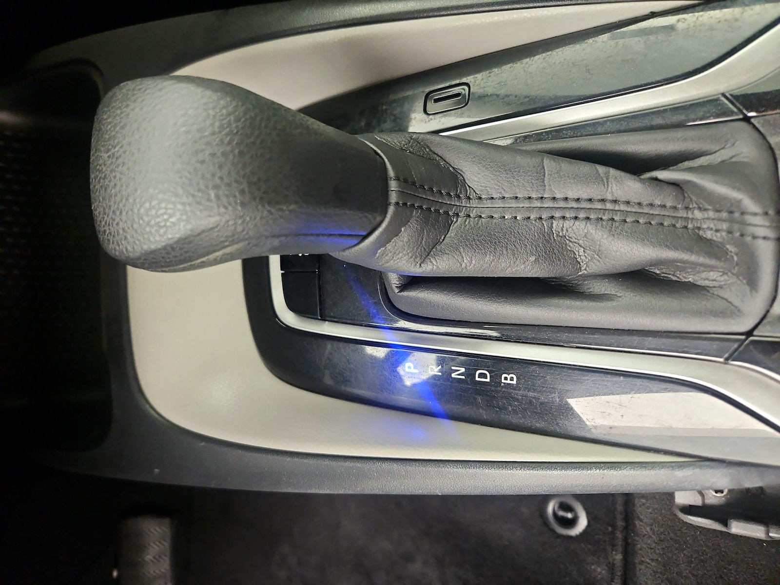 2020 Toyota Corolla L - Photo 17