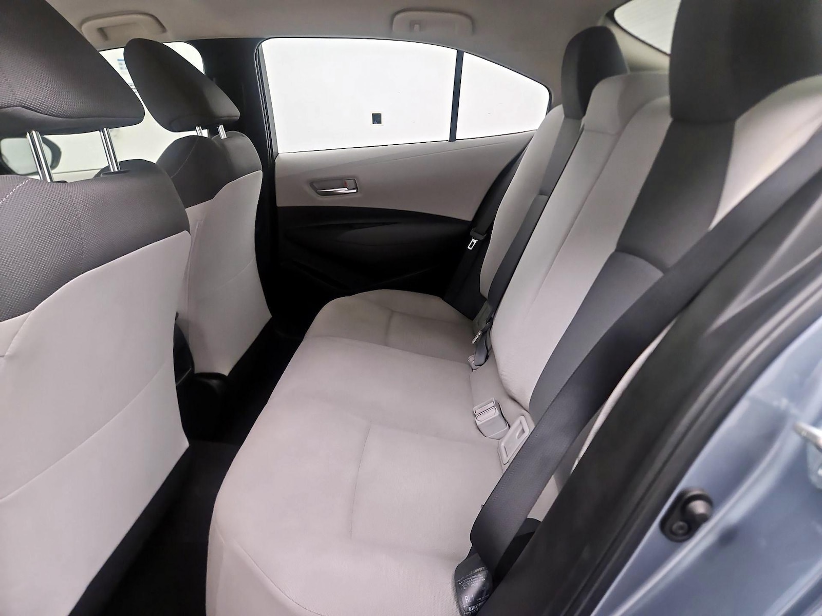 2020 Toyota Corolla L - Photo 19