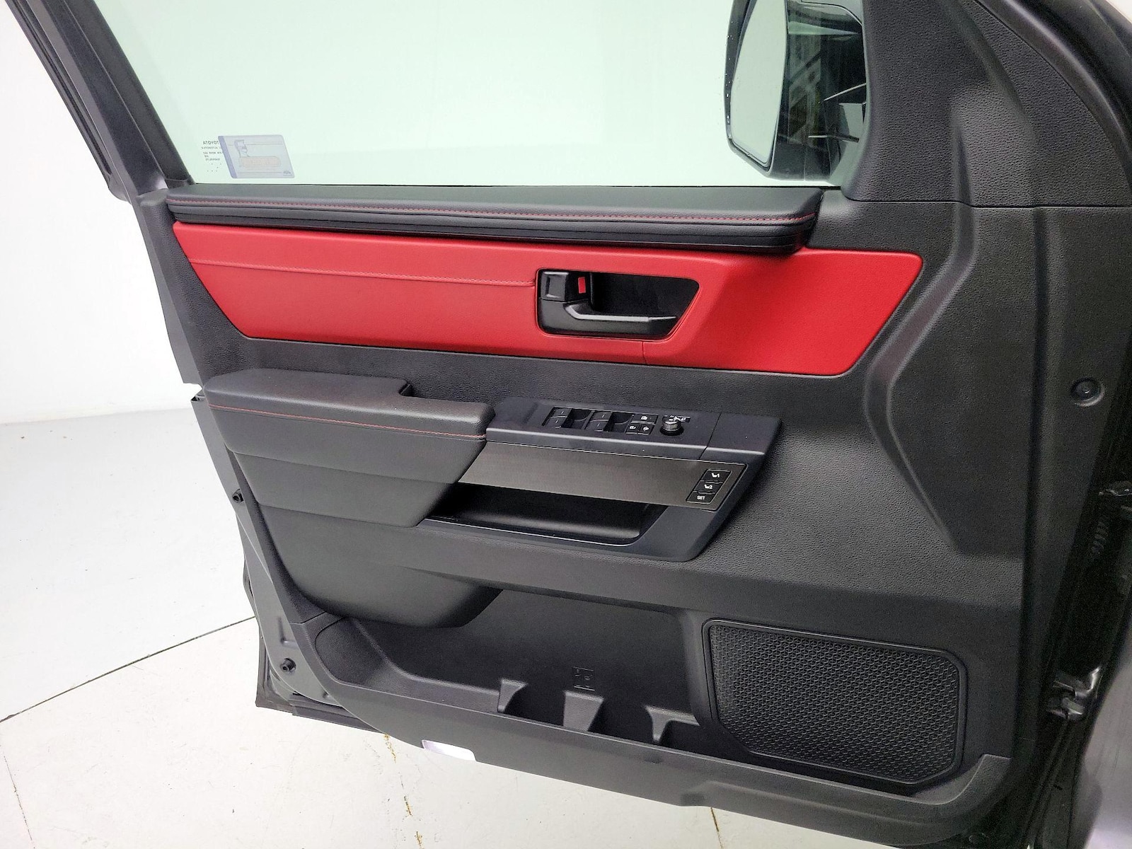 2025 Toyota Sequoia TRD Pro - Photo 13