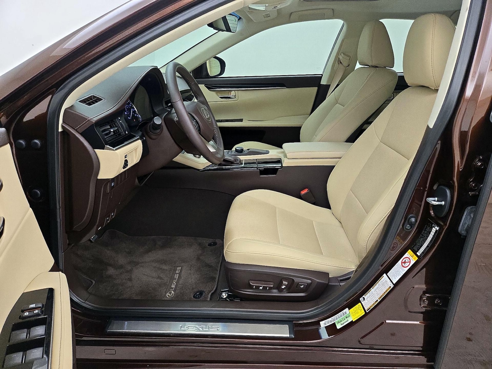 Power Seat(s) & Leather Seats
