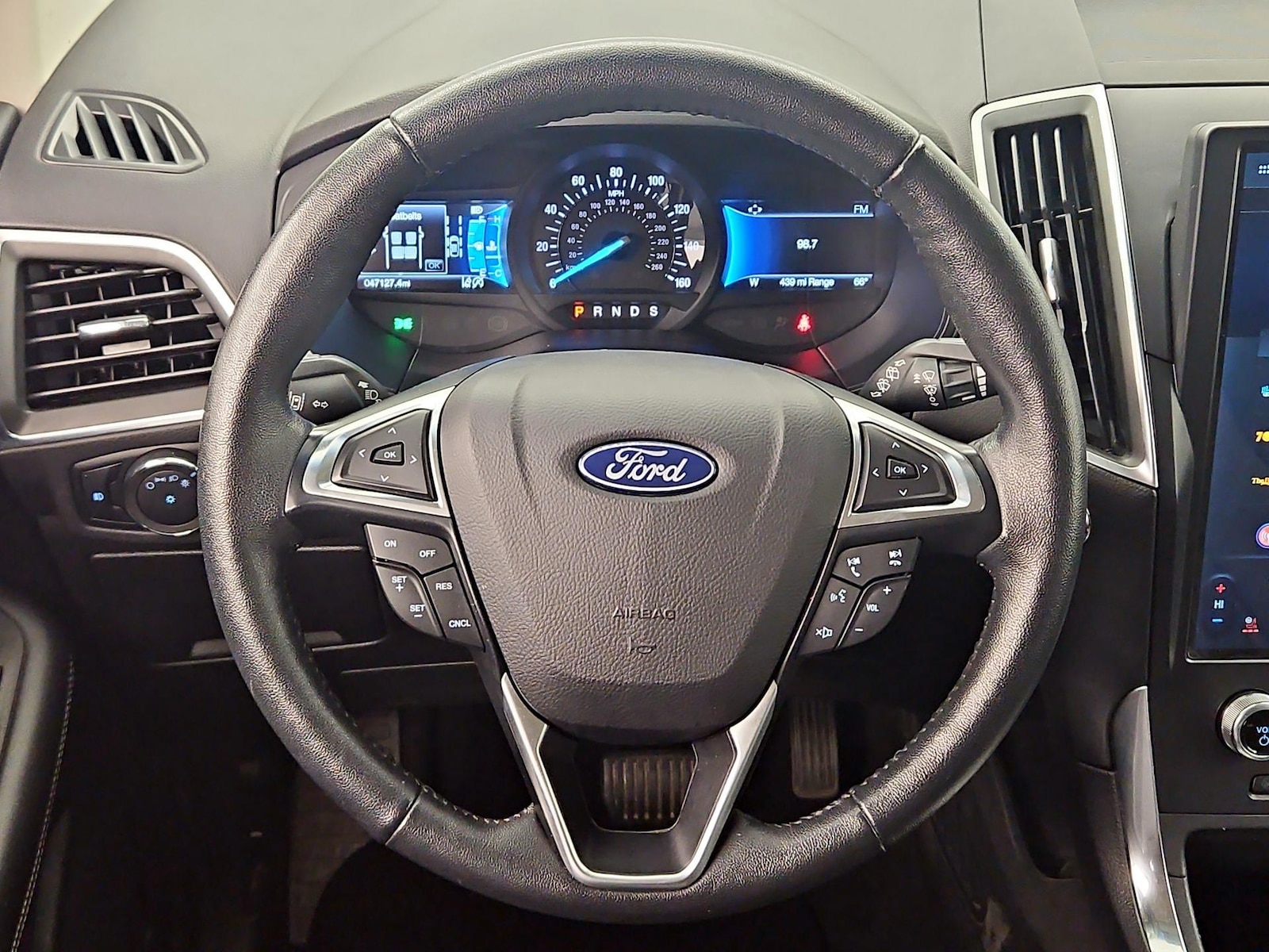 2024 Ford Edge Titanium - Photo 11