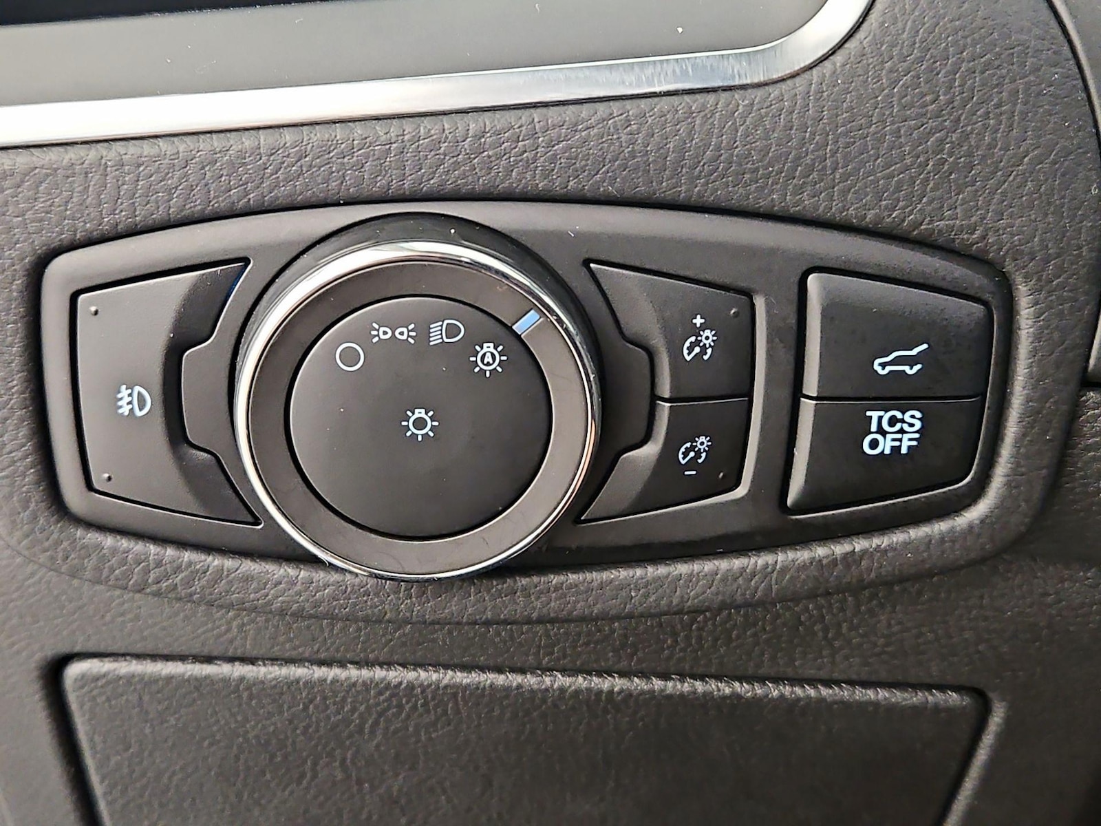 2024 Ford Edge Titanium - Photo 14