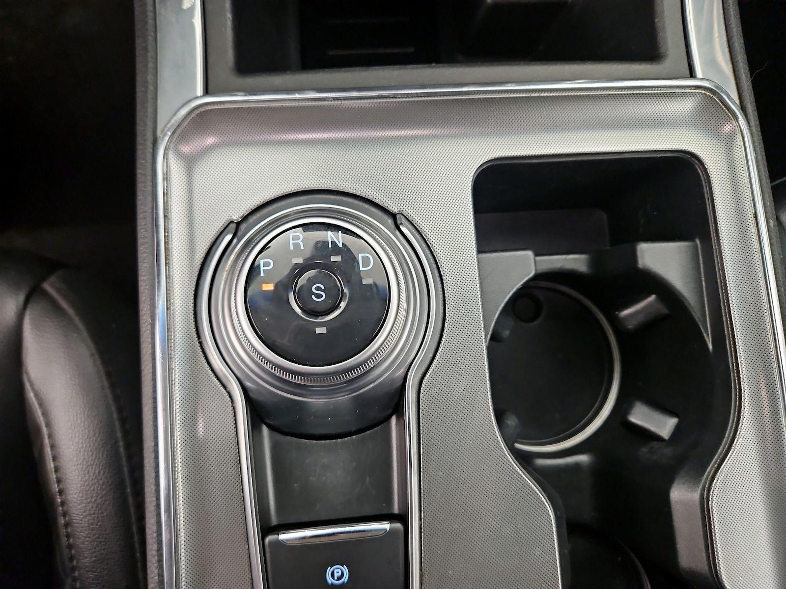 2024 Ford Edge Titanium - Photo 18