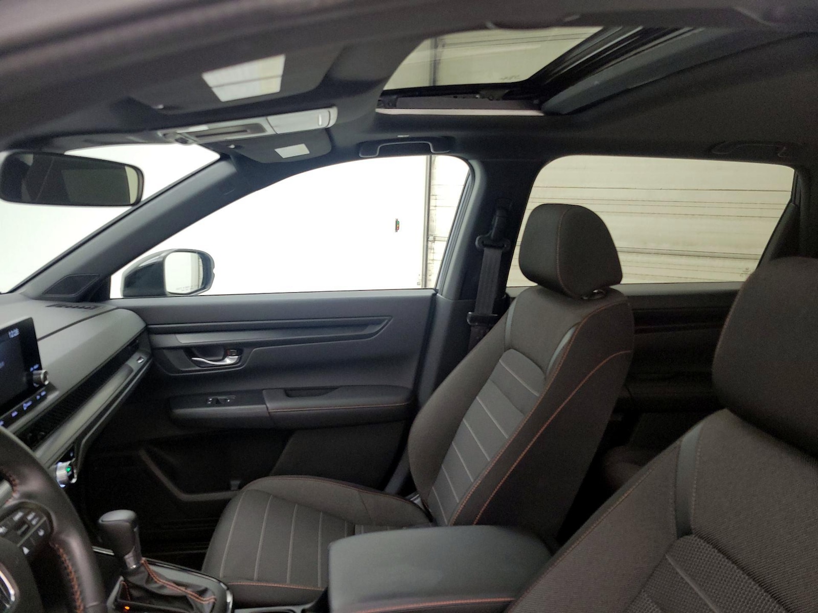 Sunroof(s) & Overhead Airbags