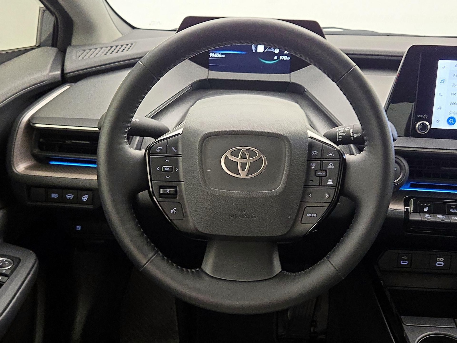2024 Toyota Prius XLE - Photo 11