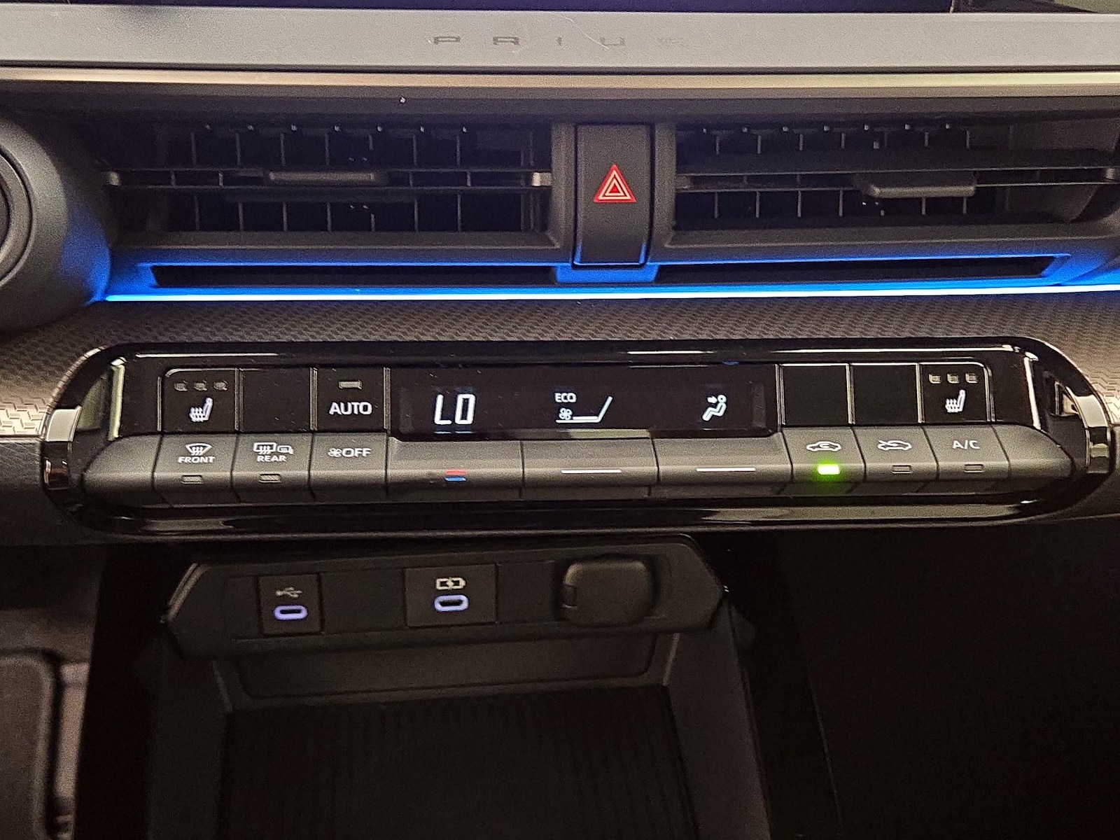2024 Toyota Prius XLE - Photo 17