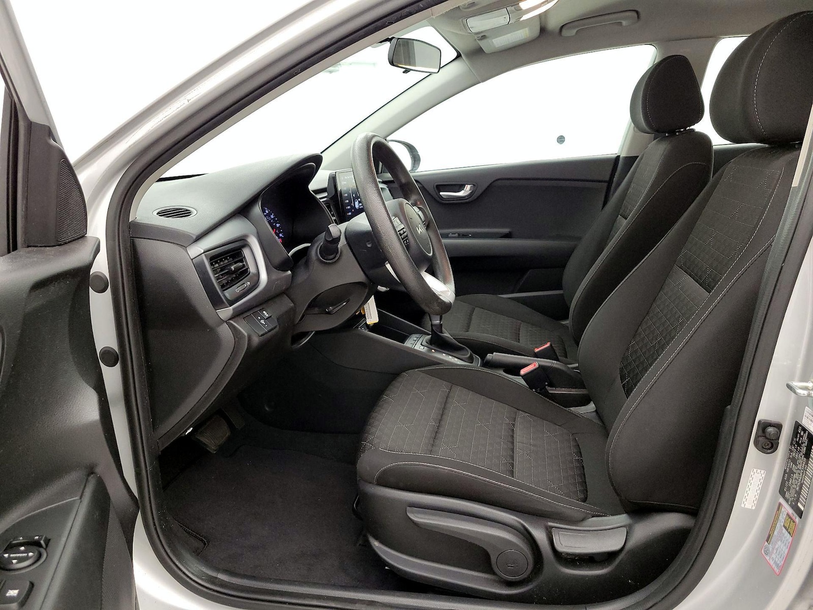 2023 Kia Rio LX - Photo 12