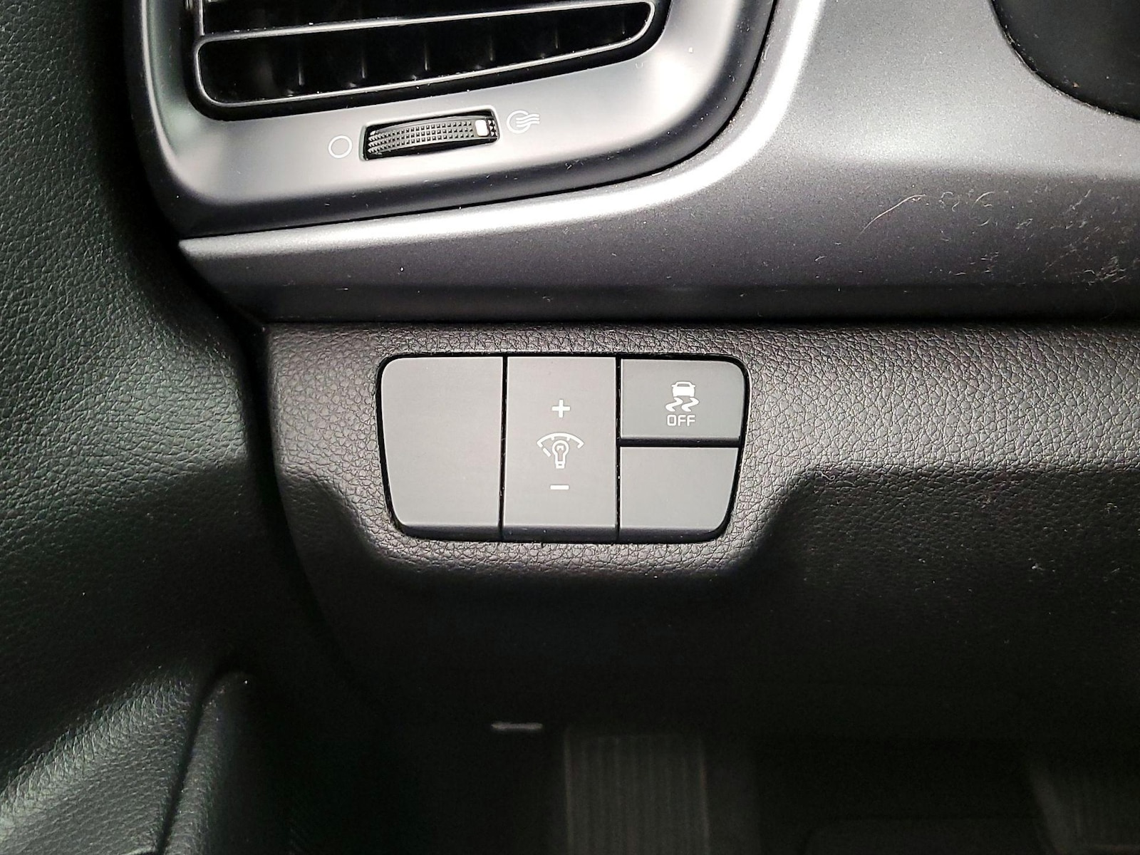 2023 Kia Rio LX - Photo 14