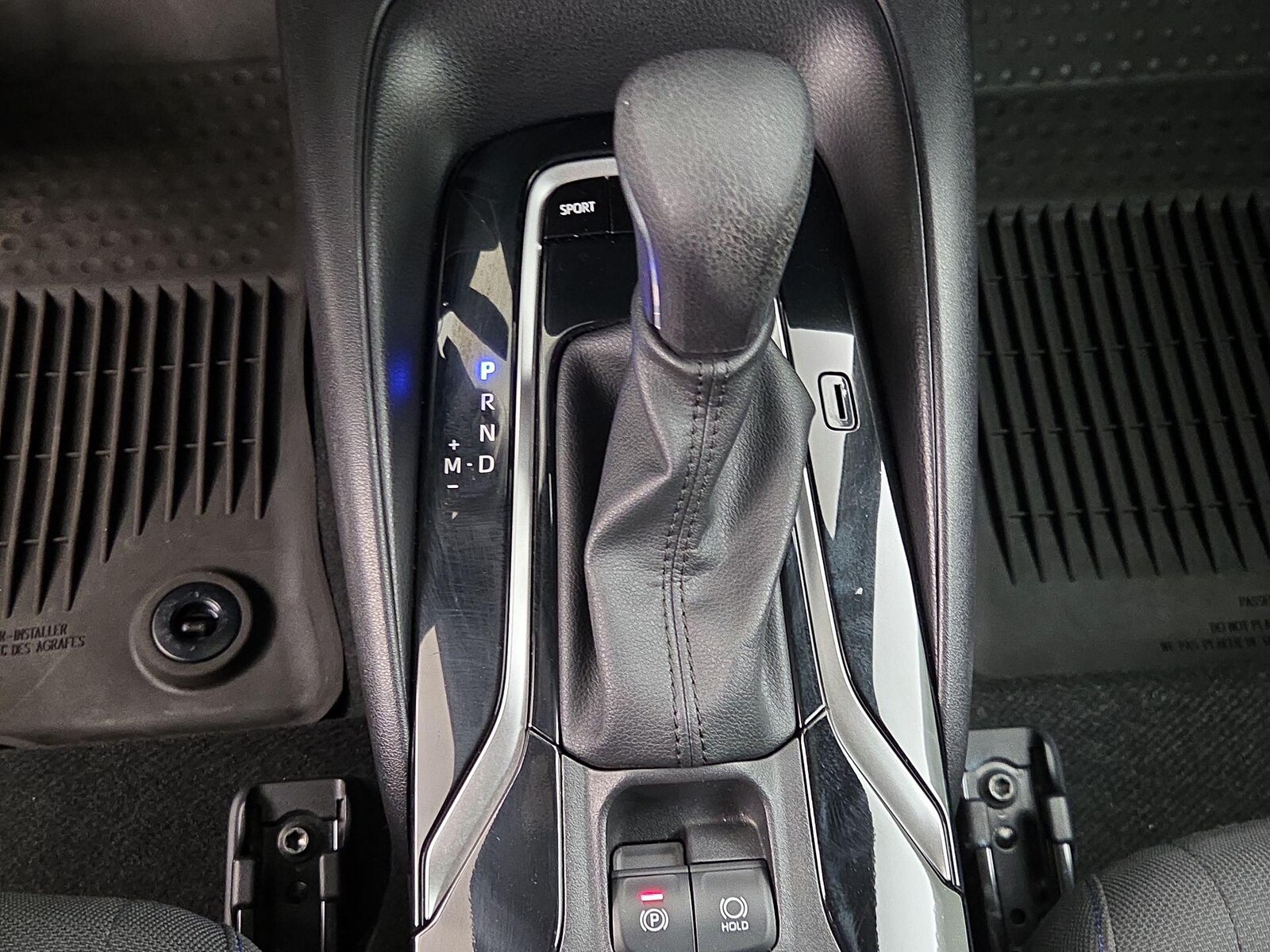 2022 Toyota Corolla SE - Photo 9