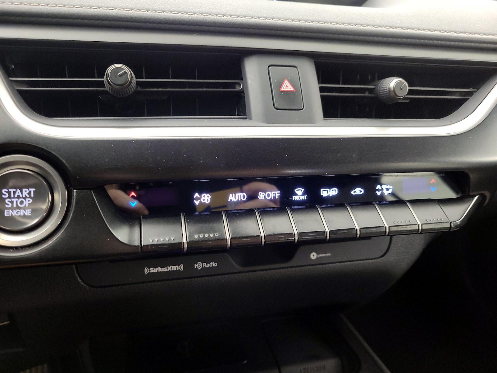 2021 Lexus UX 200 - Photo 16