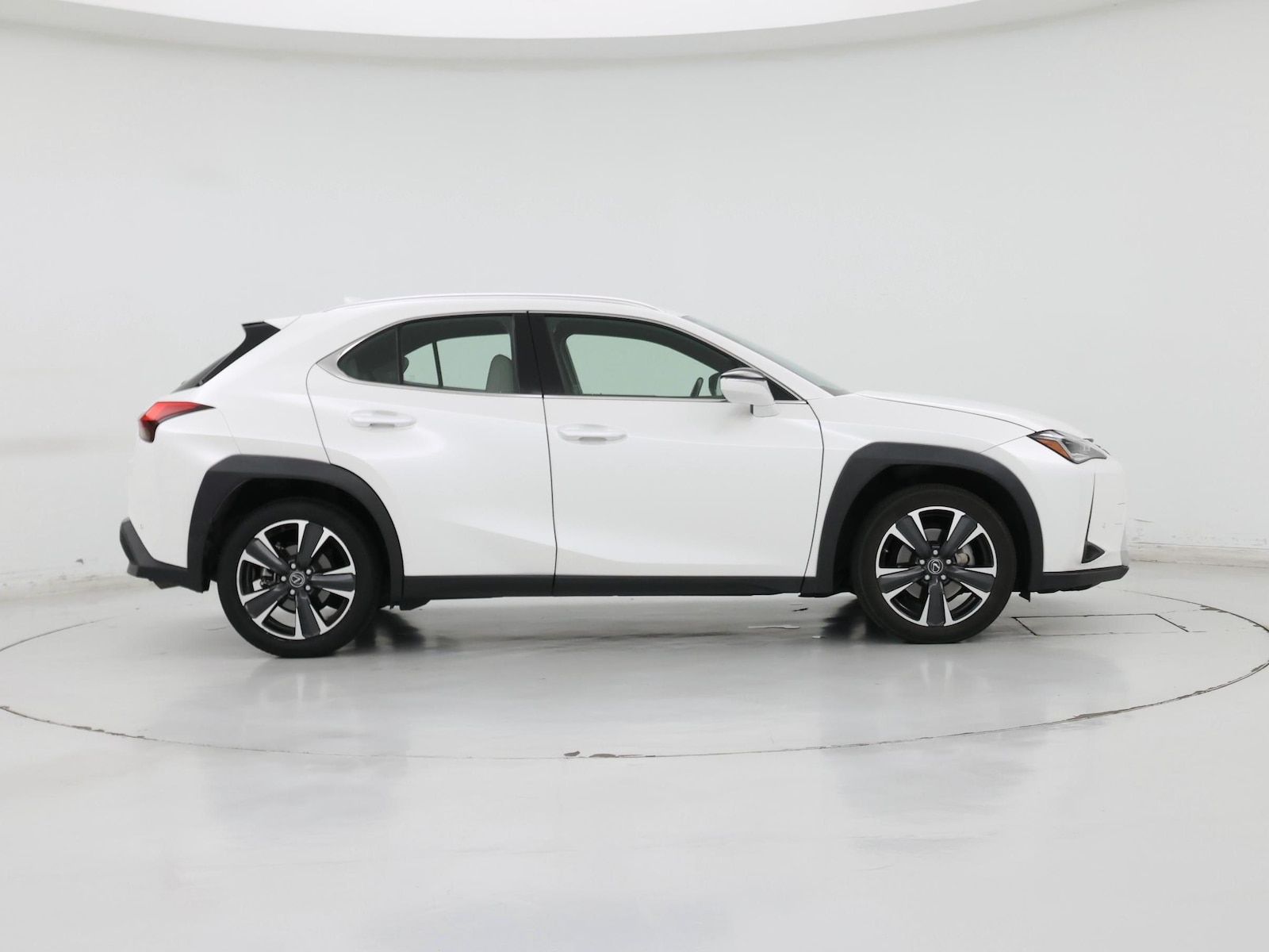 2021 Lexus UX 200 - Photo 8