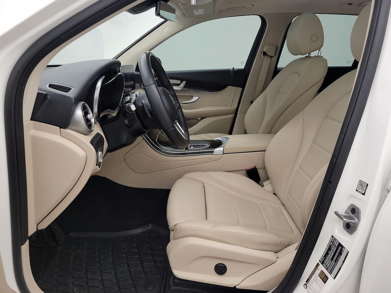 2022 Mercedes-Benz GLC GLC300 - Photo 12