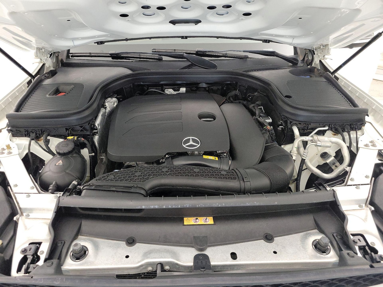 2022 Mercedes-Benz GLC GLC300 - Photo 23