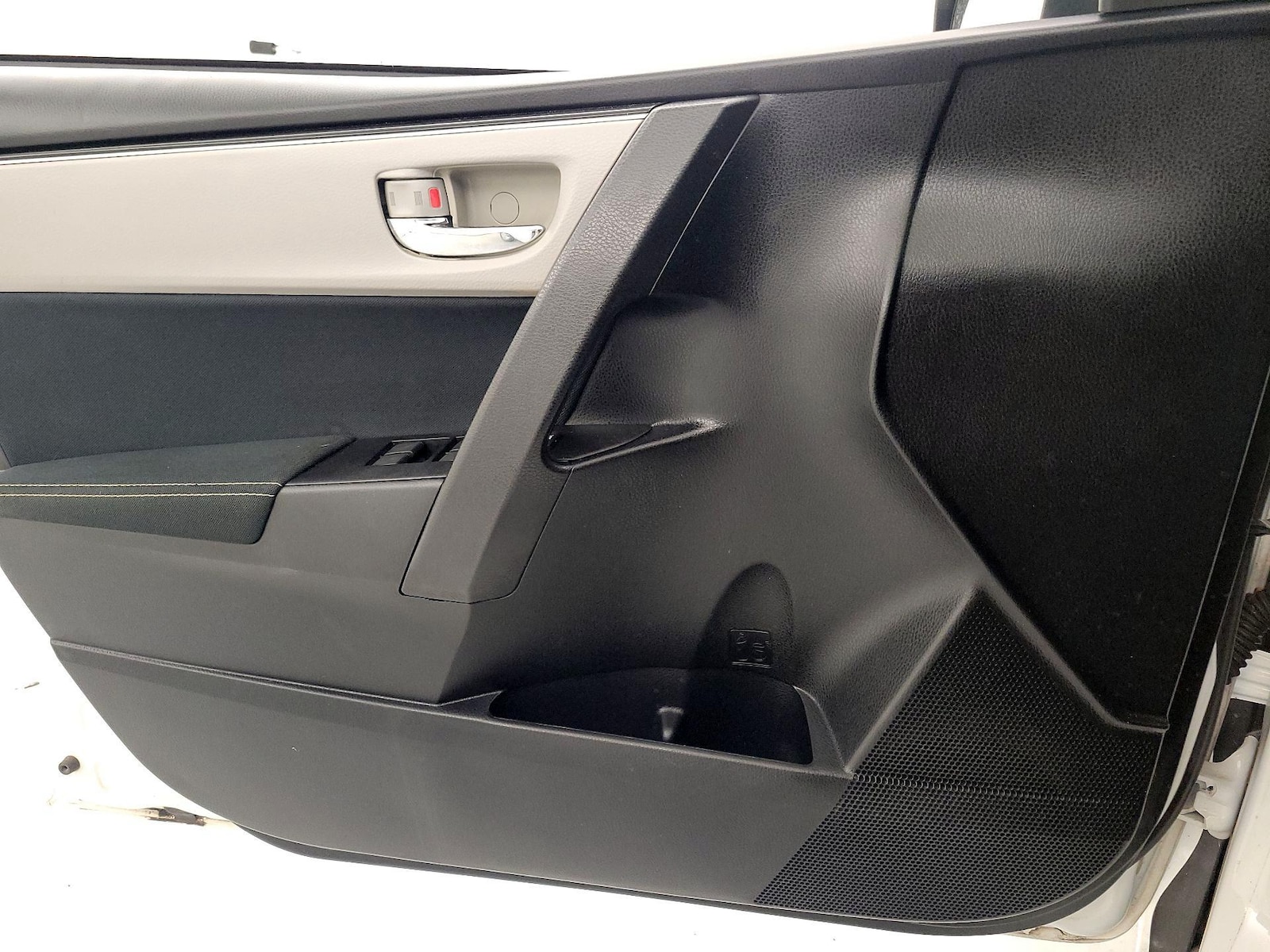 2017 Toyota Corolla LE - Photo 13