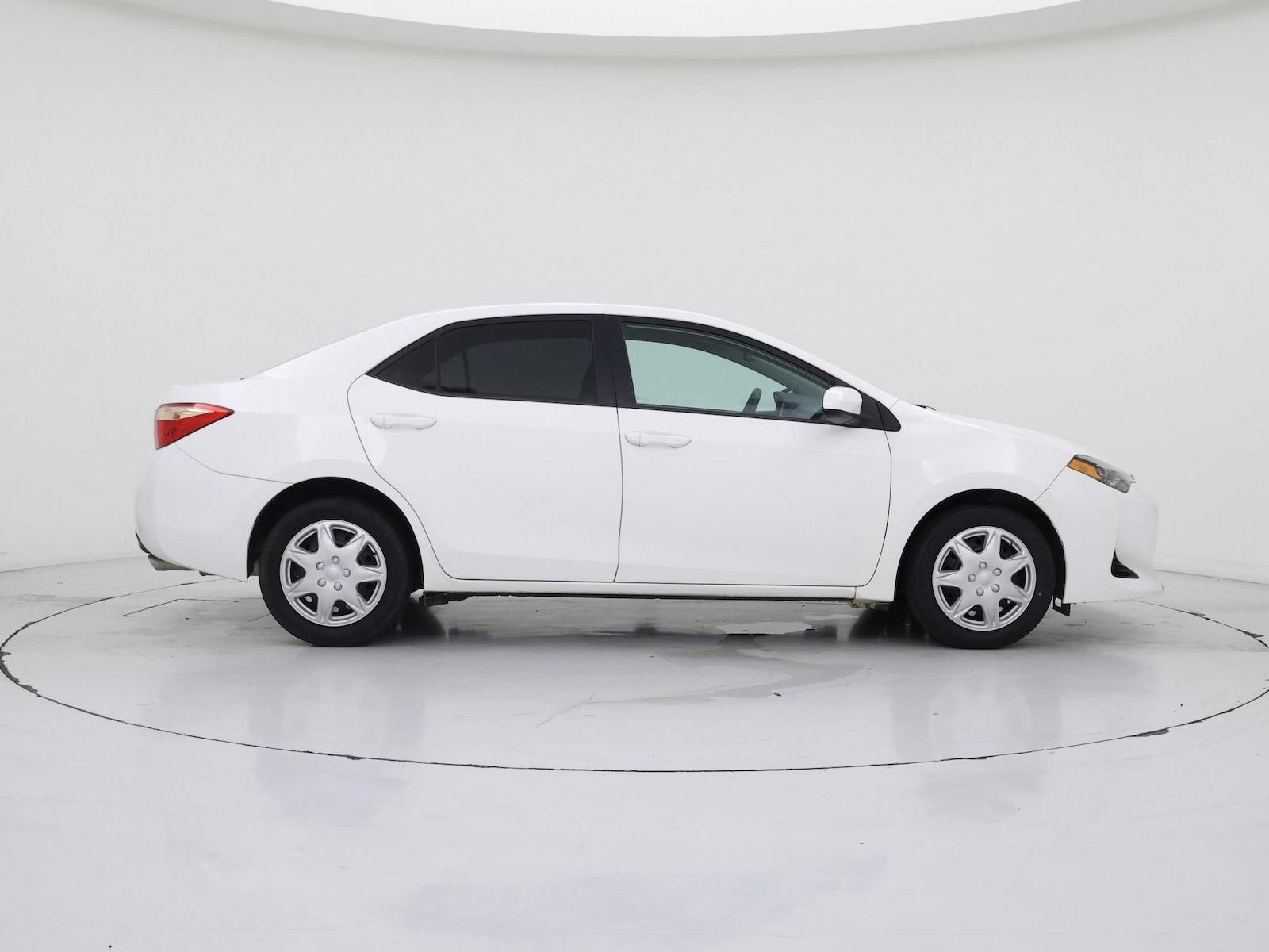2017 Toyota Corolla LE - Photo 8
