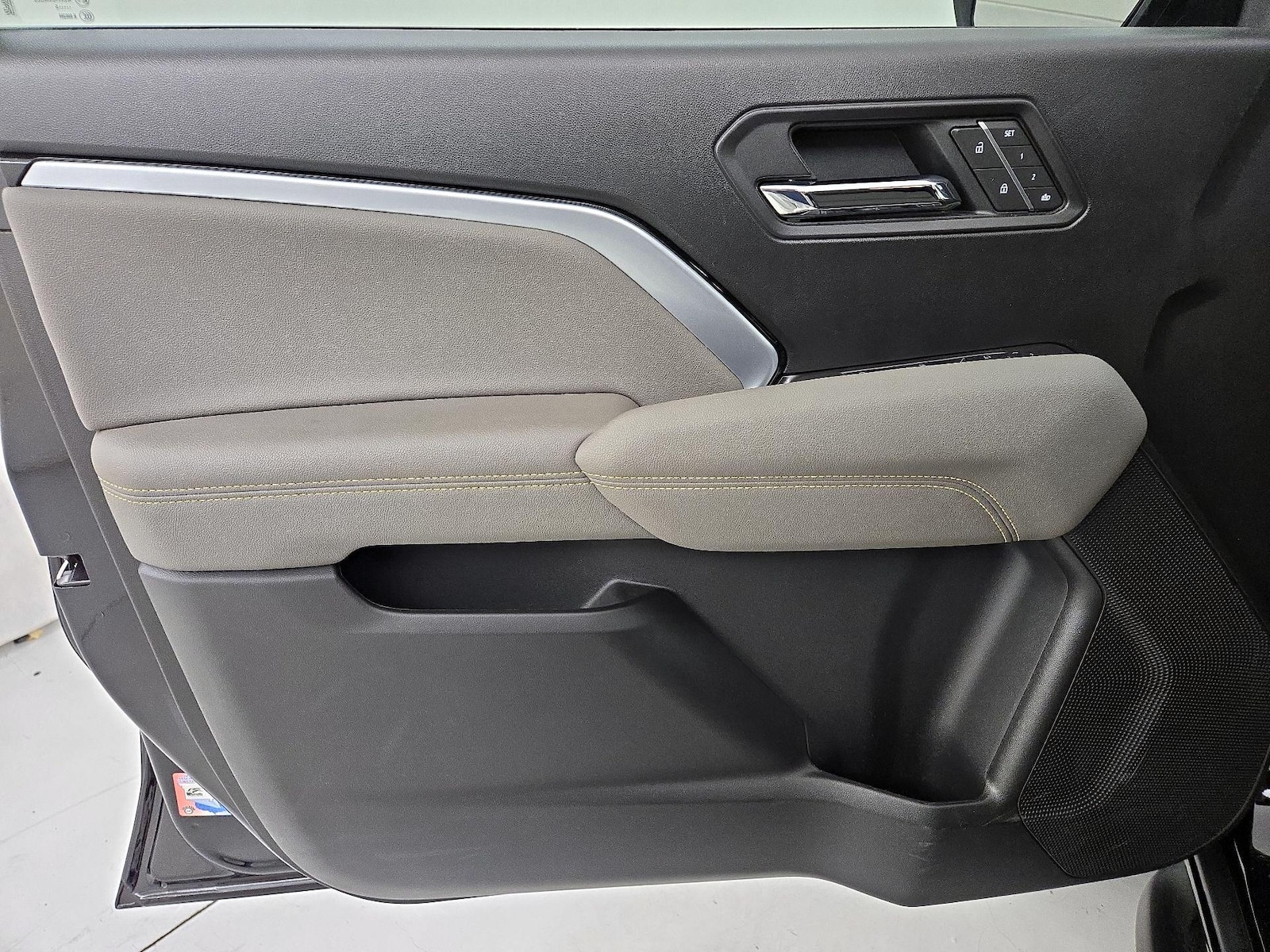 2025 Chevrolet Colorado ZR2 - Photo 13
