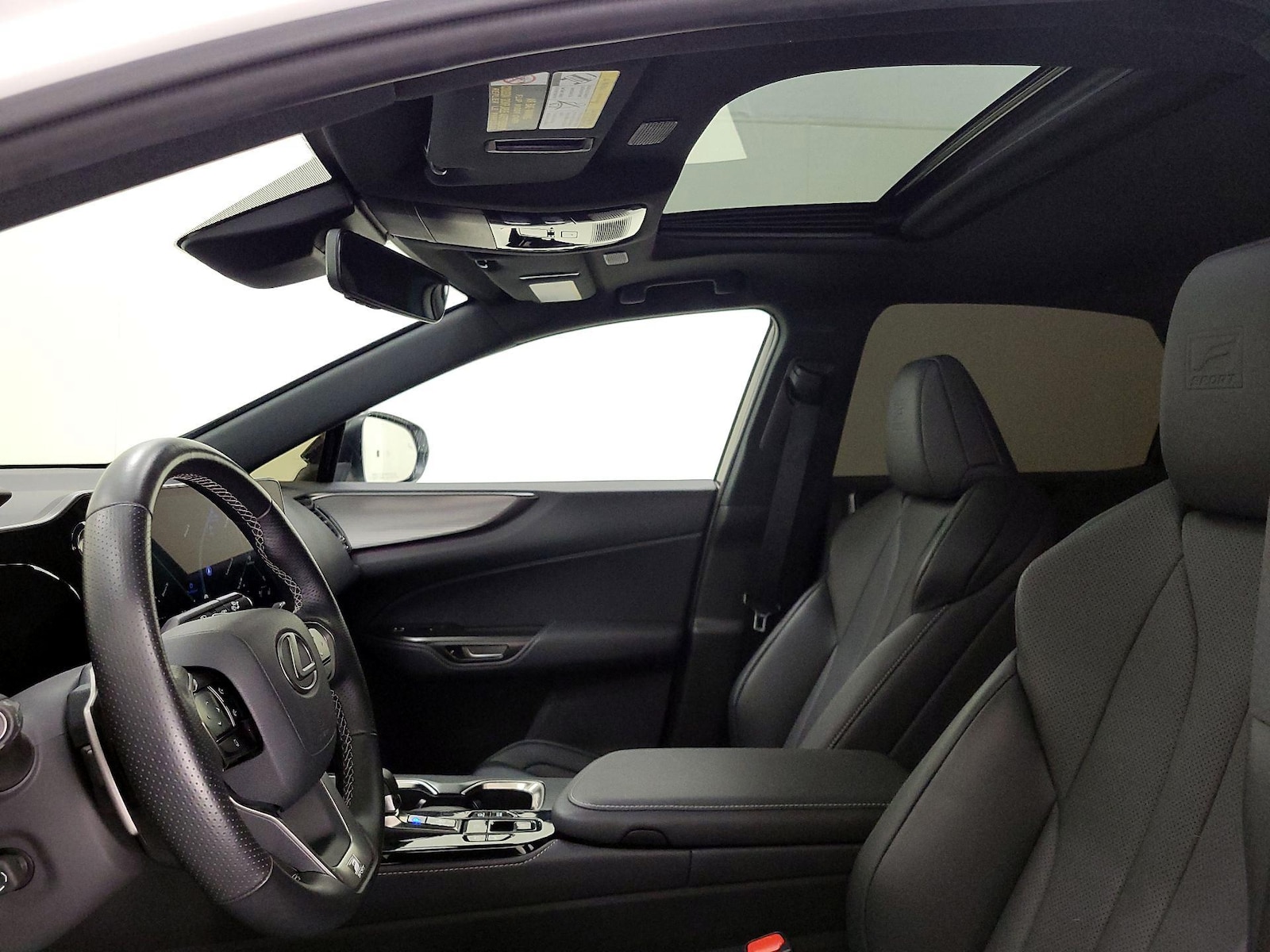 2024 Lexus NX PHEV 450h+ - Photo 21