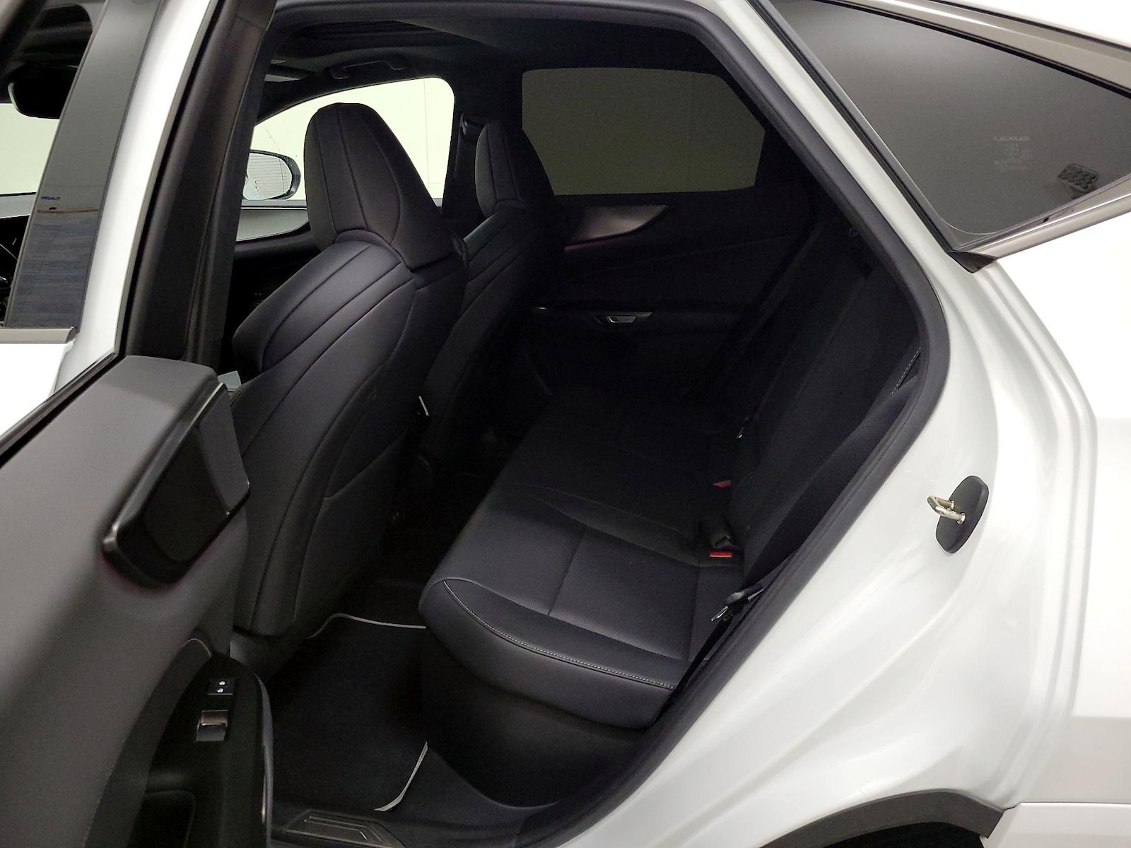 2024 Lexus NX PHEV 450h+ - Photo 22