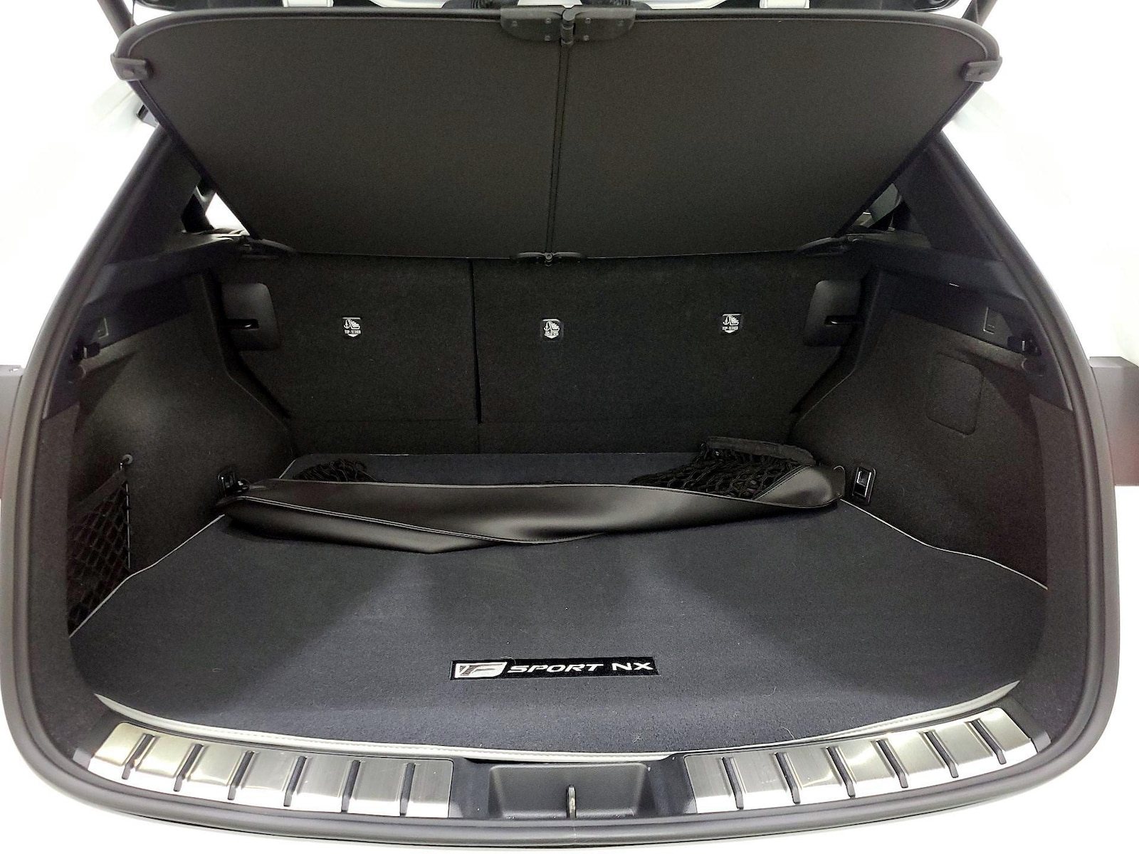 2024 Lexus NX PHEV 450h+ - Photo 23