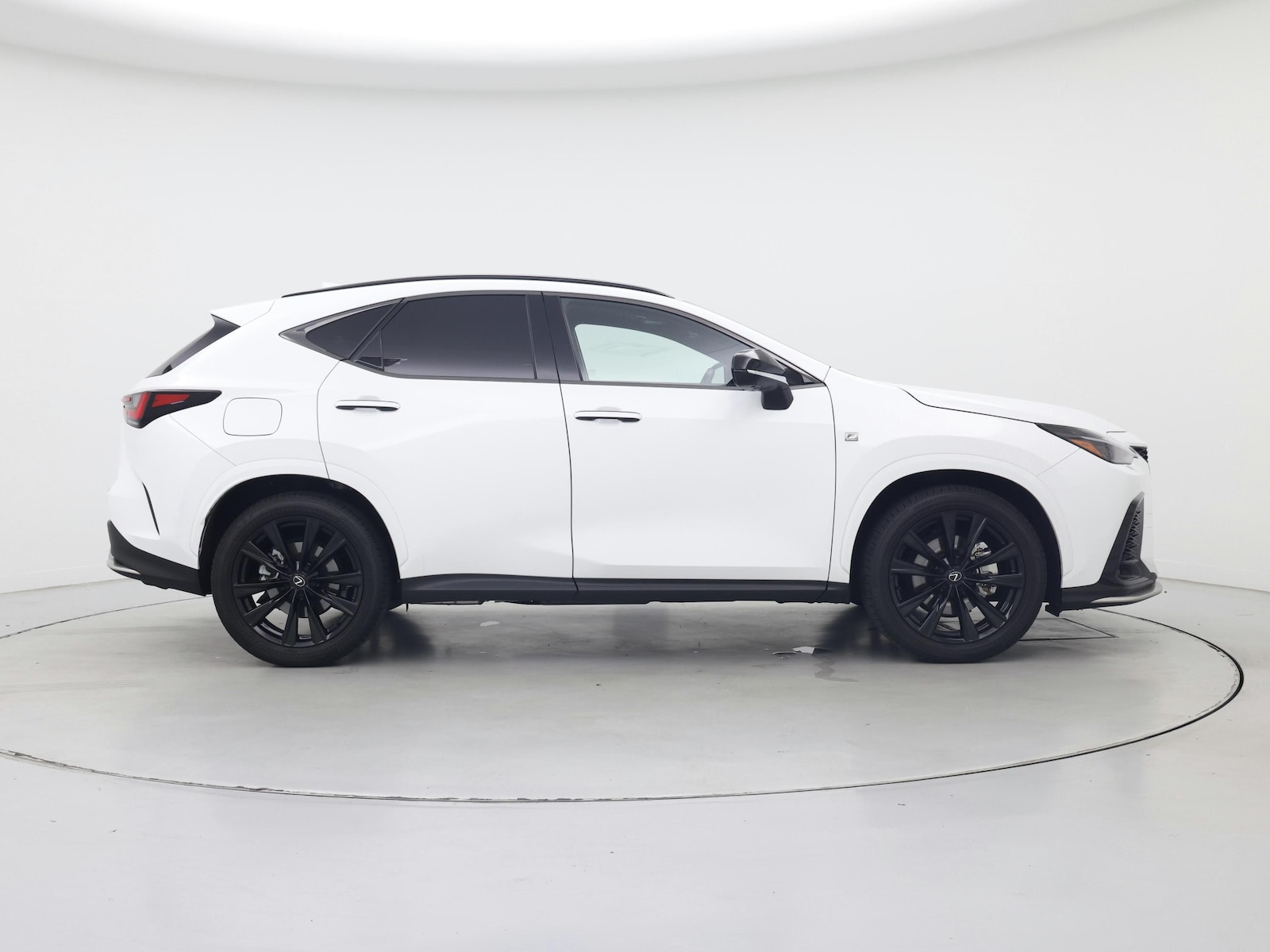 2024 Lexus NX PHEV 450h+ - Photo 8