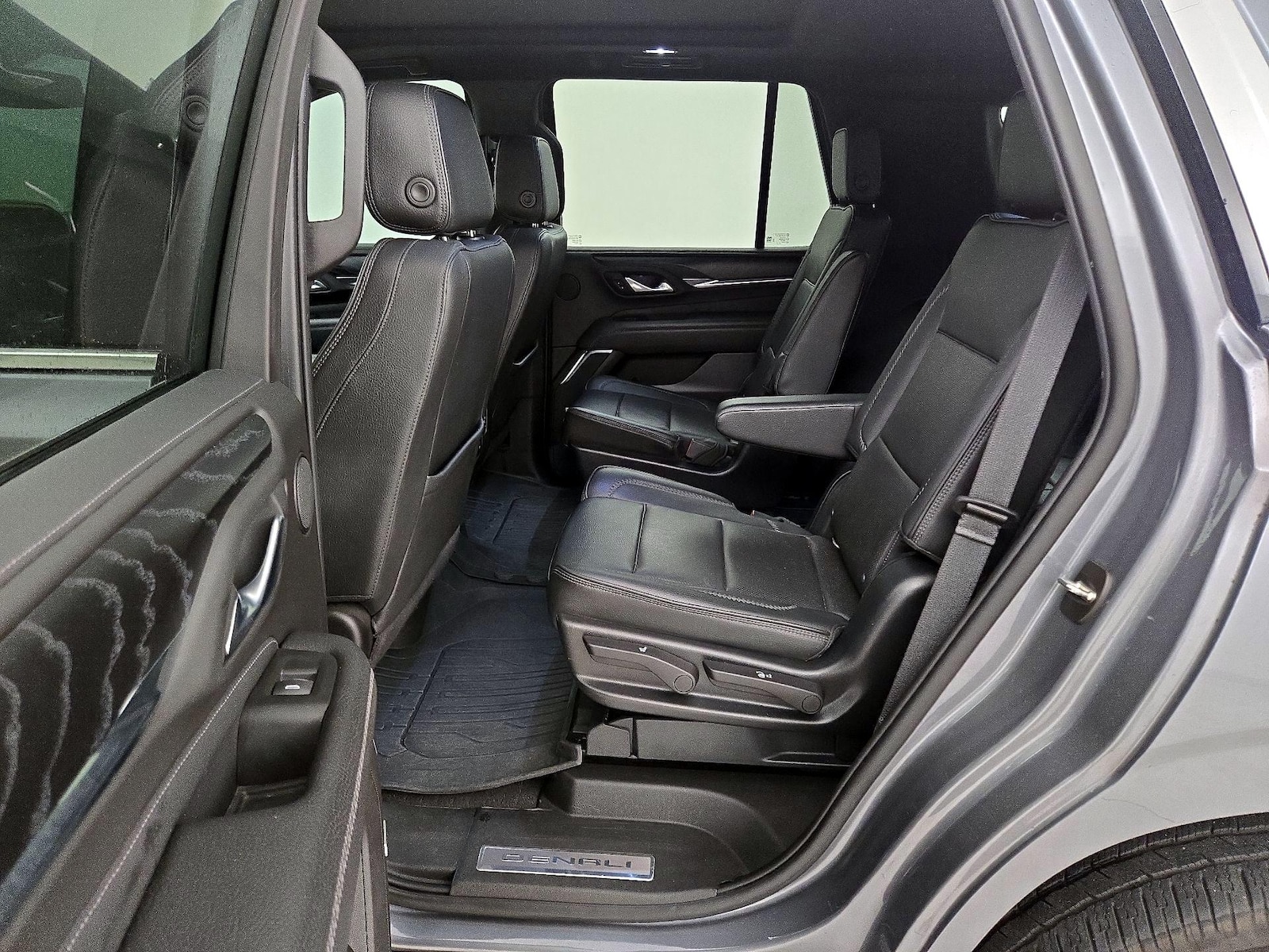 2022 GMC Yukon Denali - Photo 22