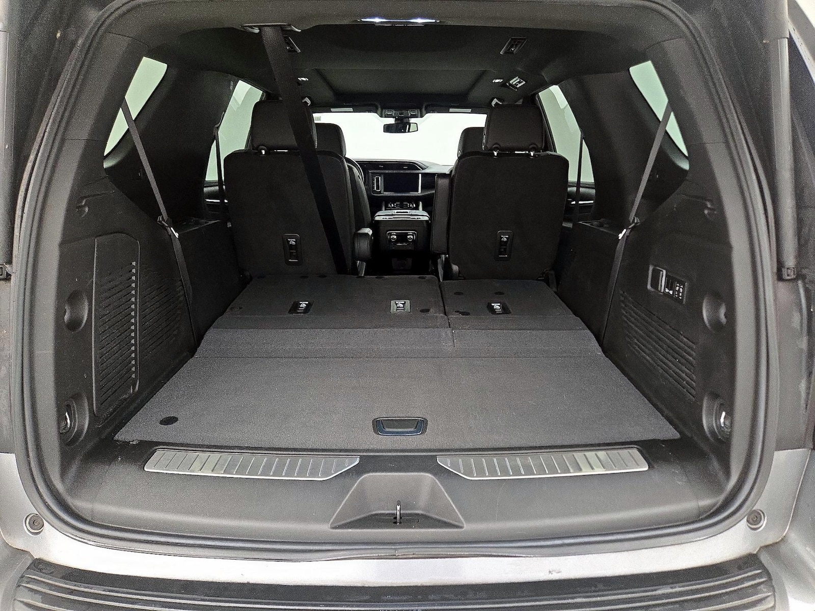 2022 GMC Yukon Denali - Photo 25