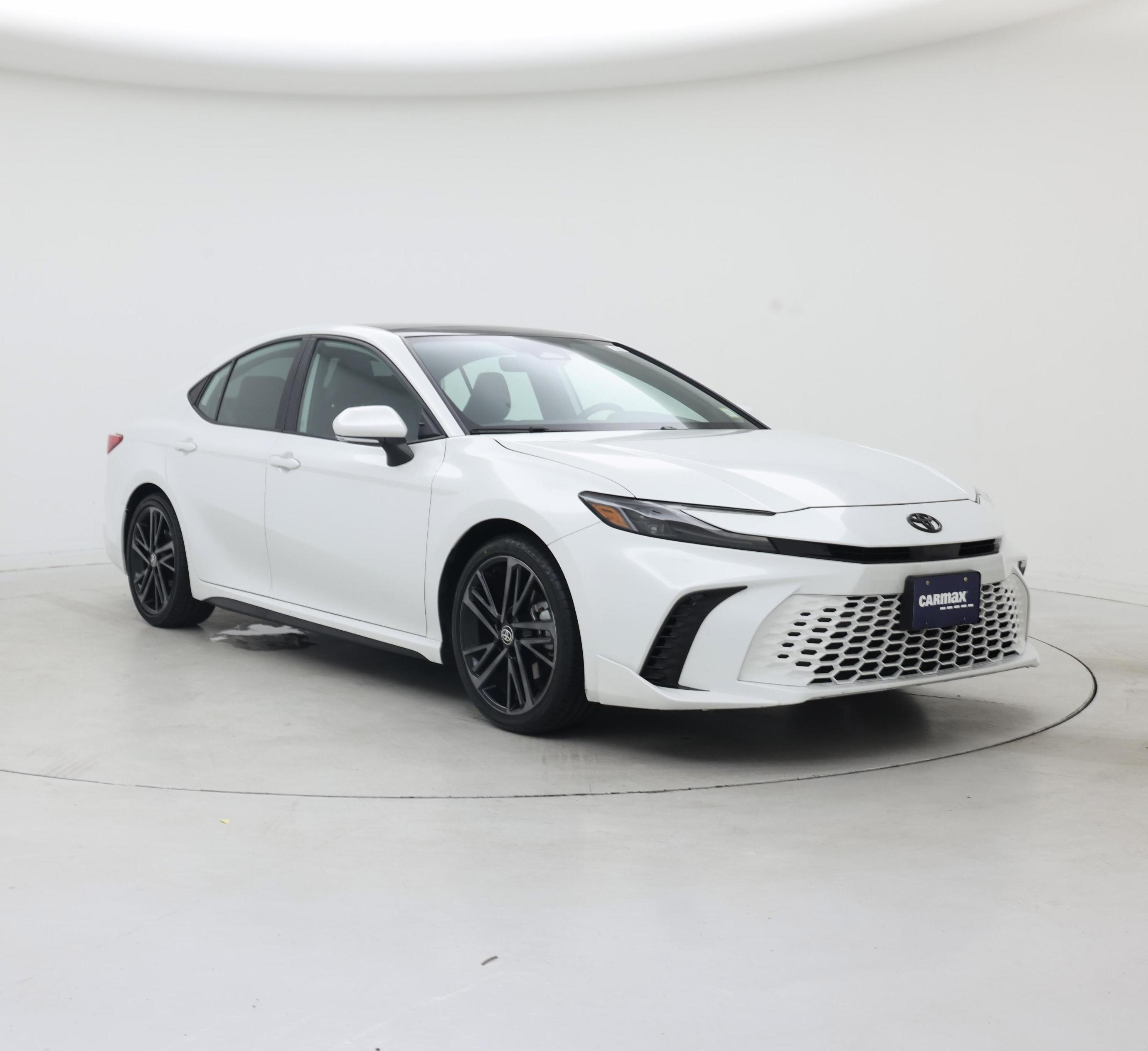 Pearl 2025 Toyota Camry Sedan Front-Wheel Drive Automatic