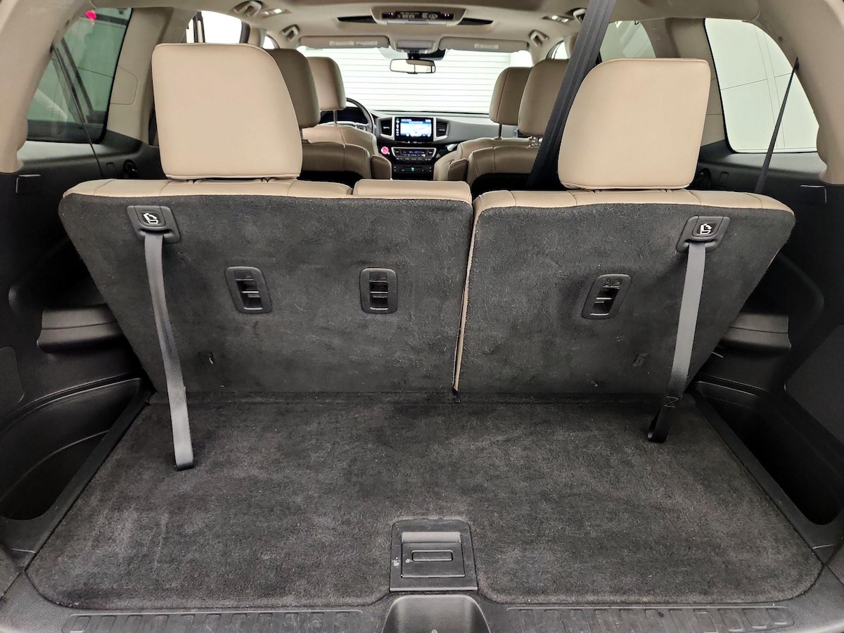 Trunk/Cargo (Seats Up)