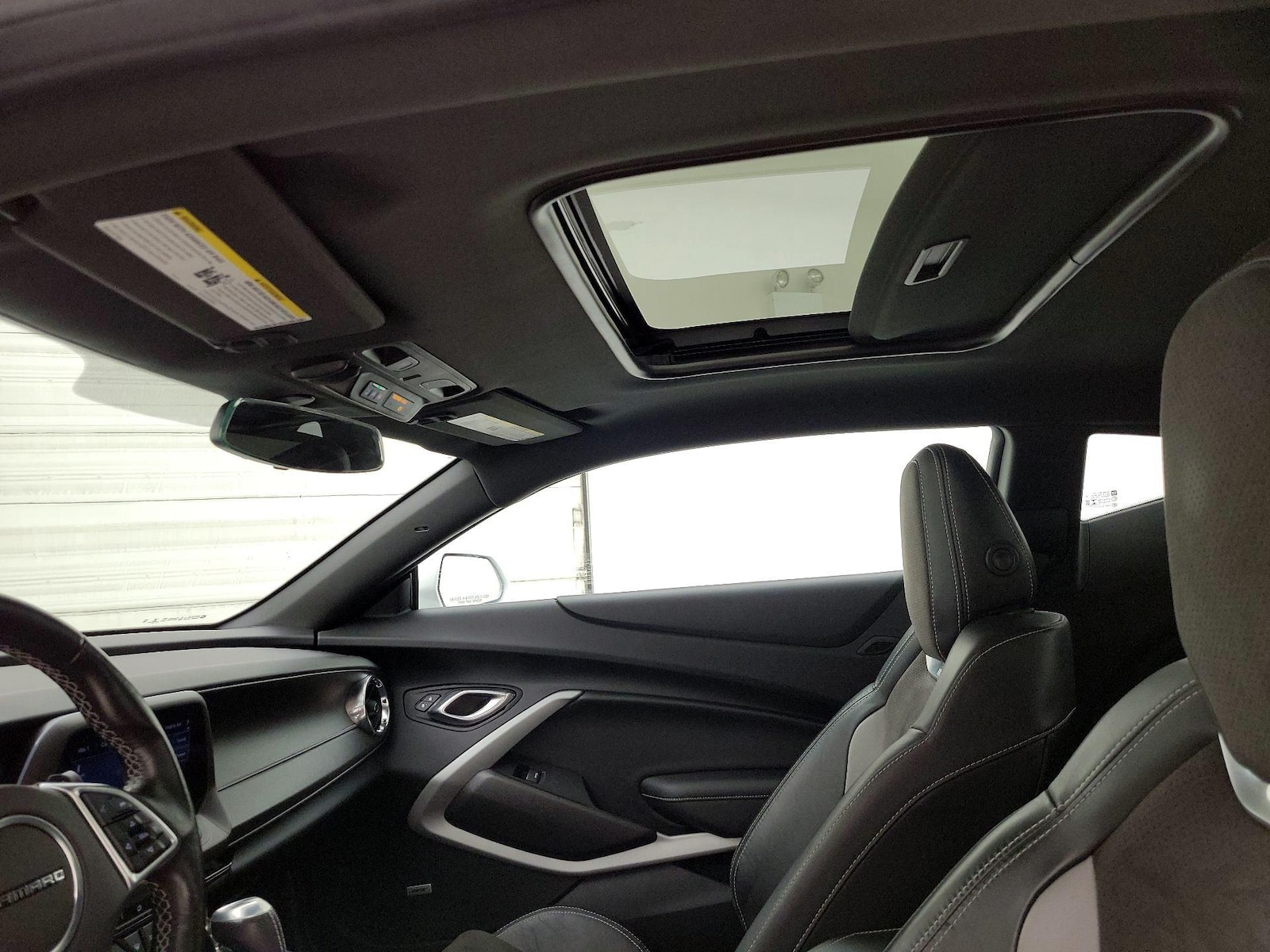 Sunroof(s) & Overhead Airbags