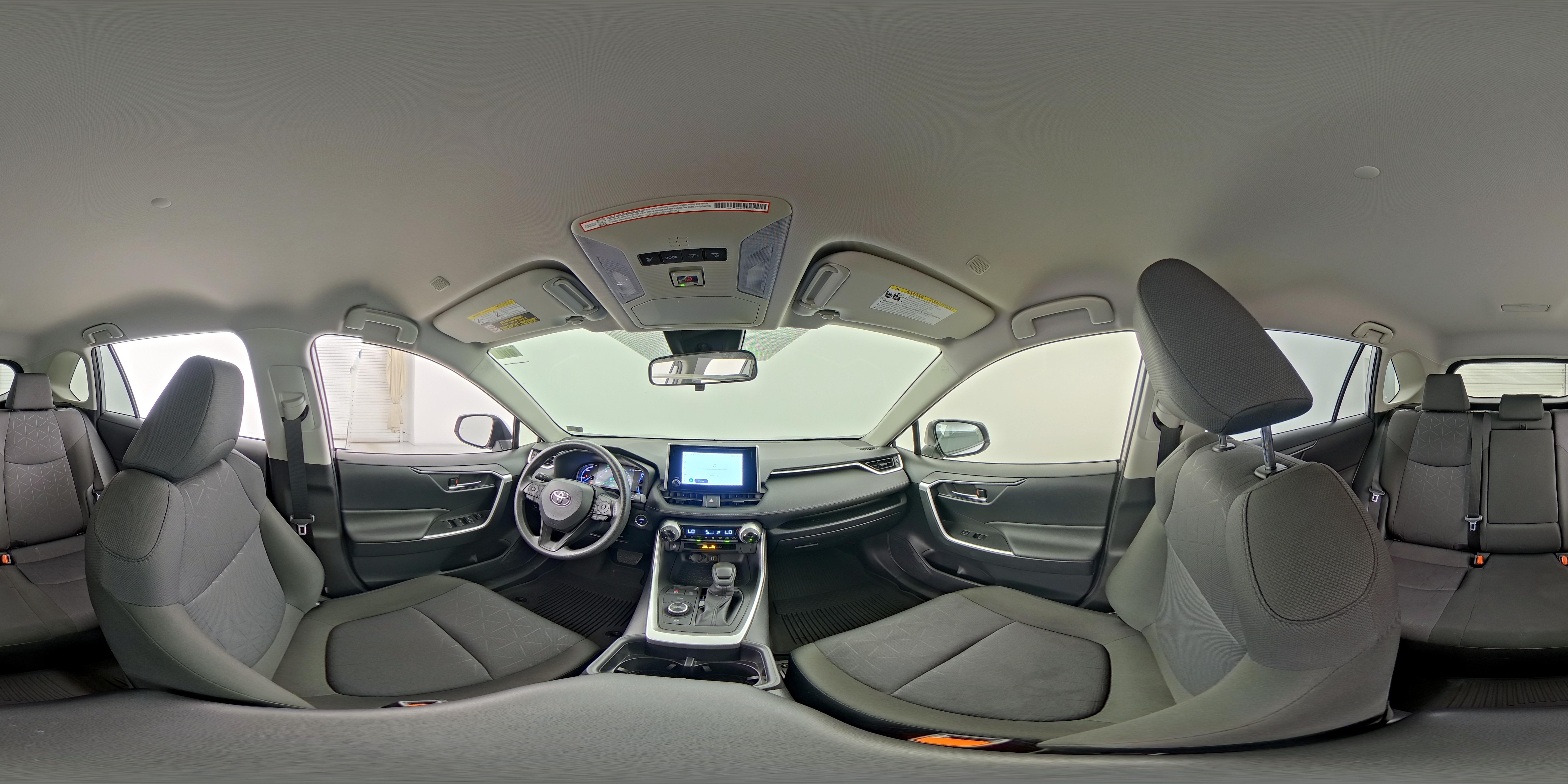 2025 Toyota RAV4 XLE - Photo 25
