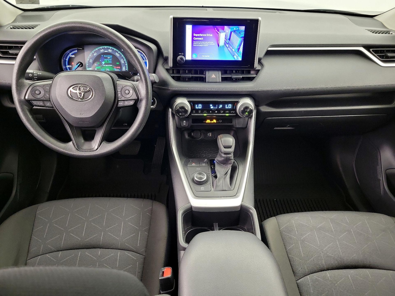 2025 Toyota RAV4 XLE - Photo 10