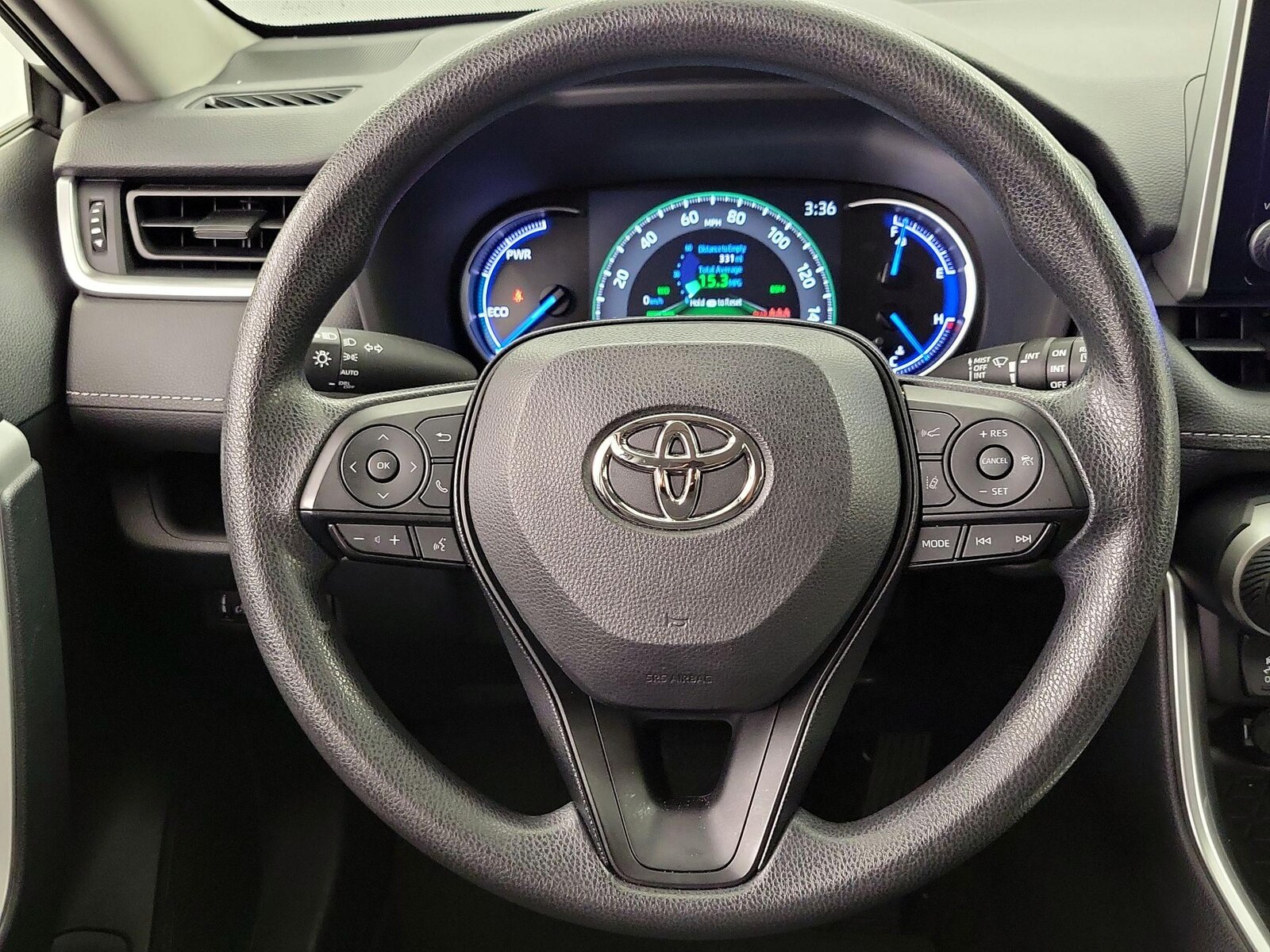 2025 Toyota RAV4 XLE - Photo 11