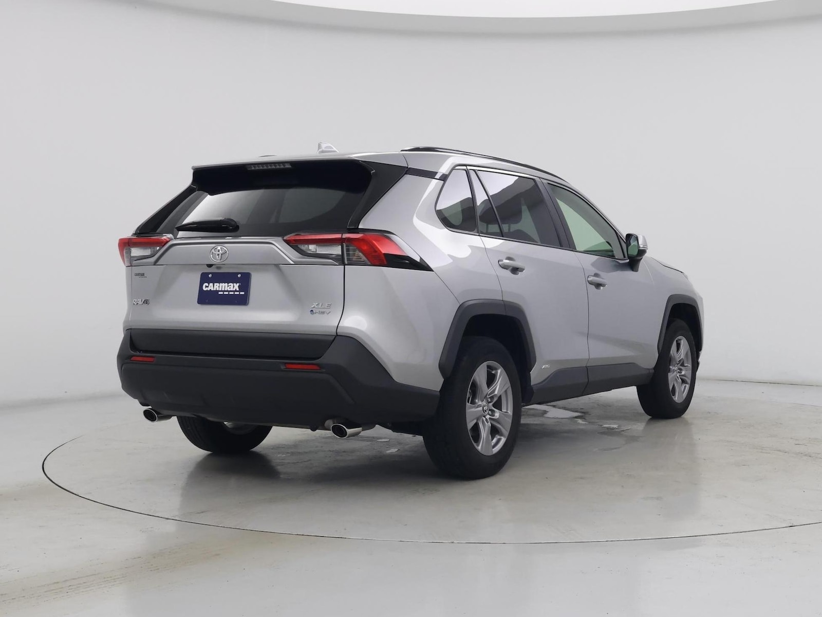 2025 Toyota RAV4 XLE - Photo 9