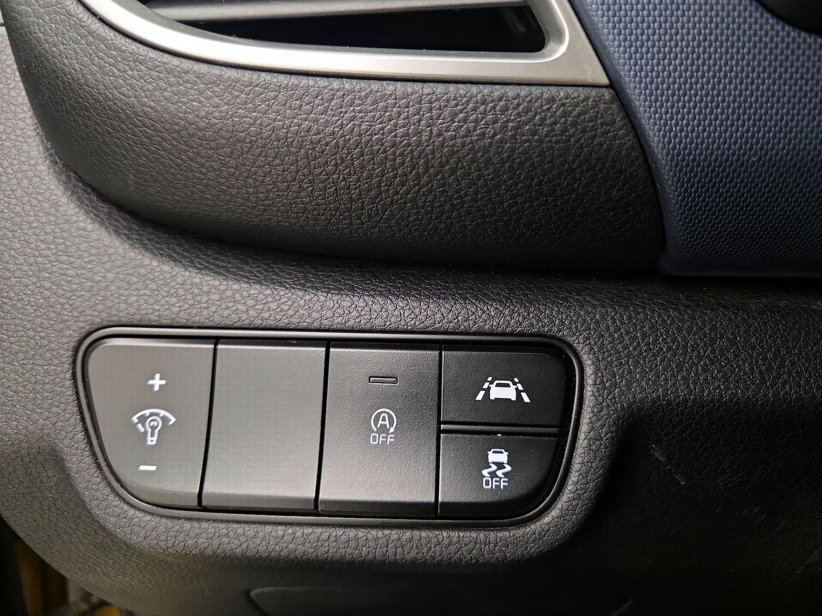 2021 Kia Seltos S - Photo 14