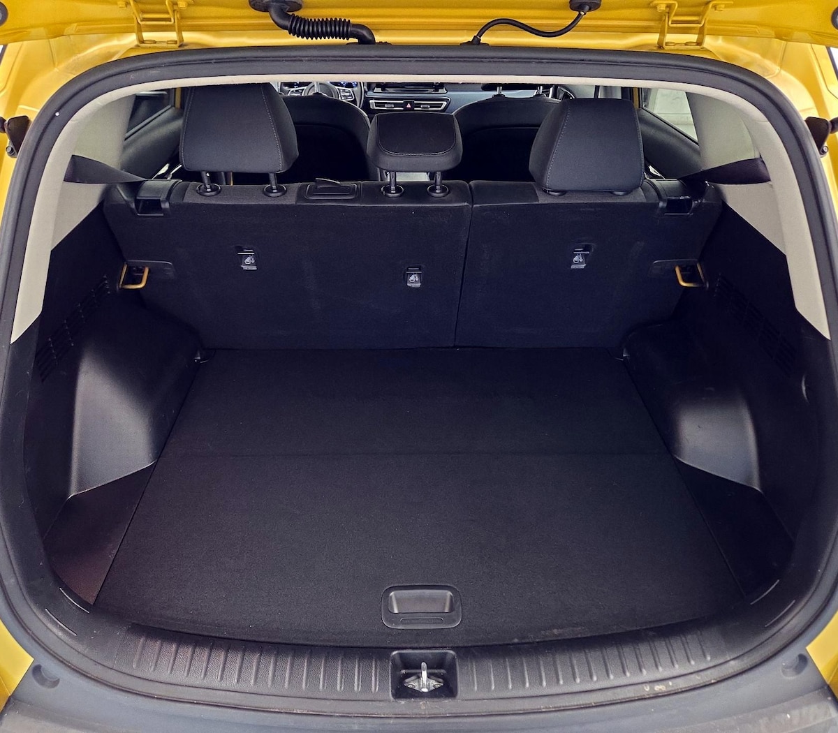 Trunk/Cargo (Seats Up)