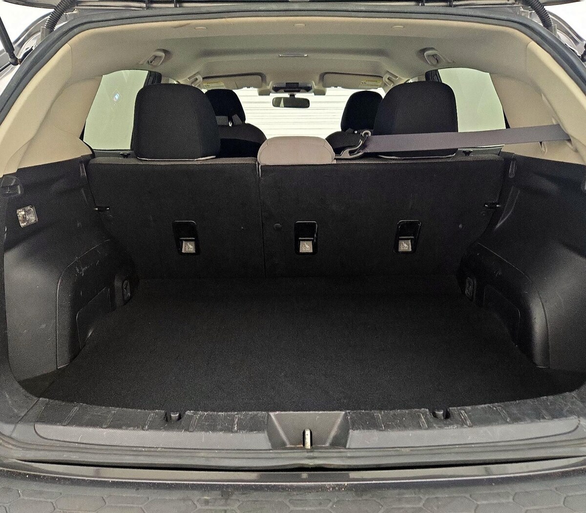 Trunk/Cargo (Seats Up)